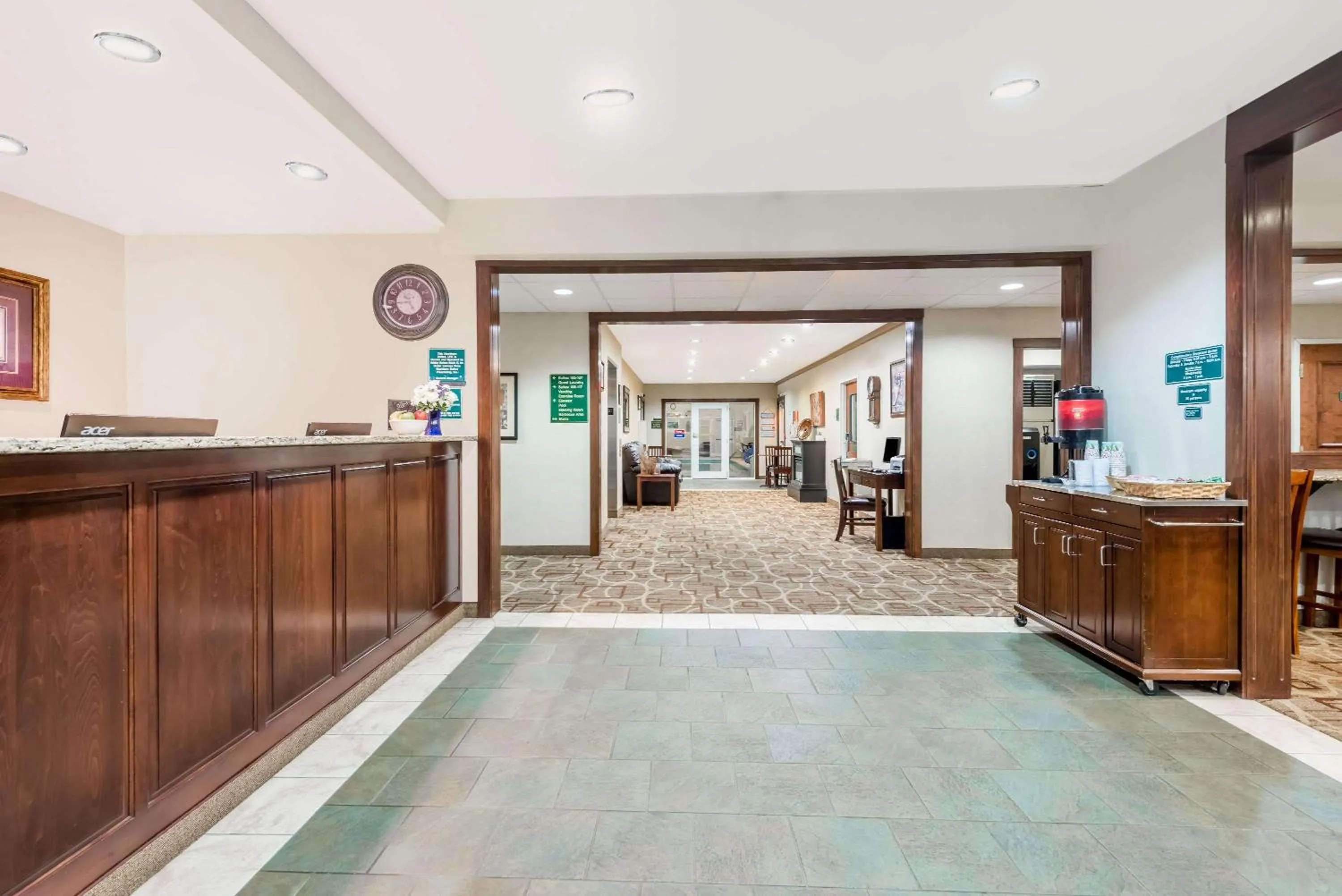 Lobby or reception in Hawthorn Extended Stay by Wyndham Seville