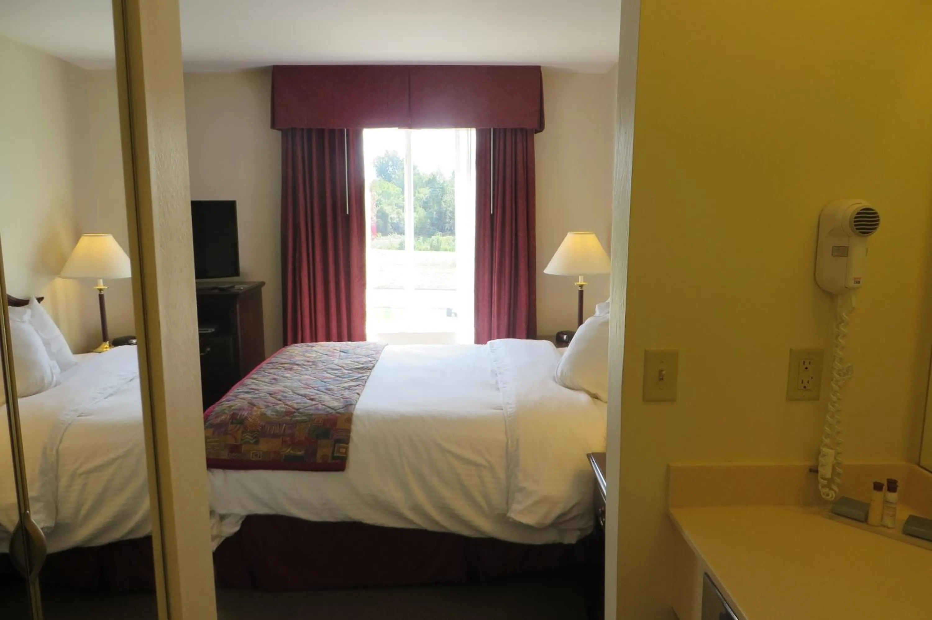 Bedroom, Bed in Hawthorn Extended Stay by Wyndham Seville