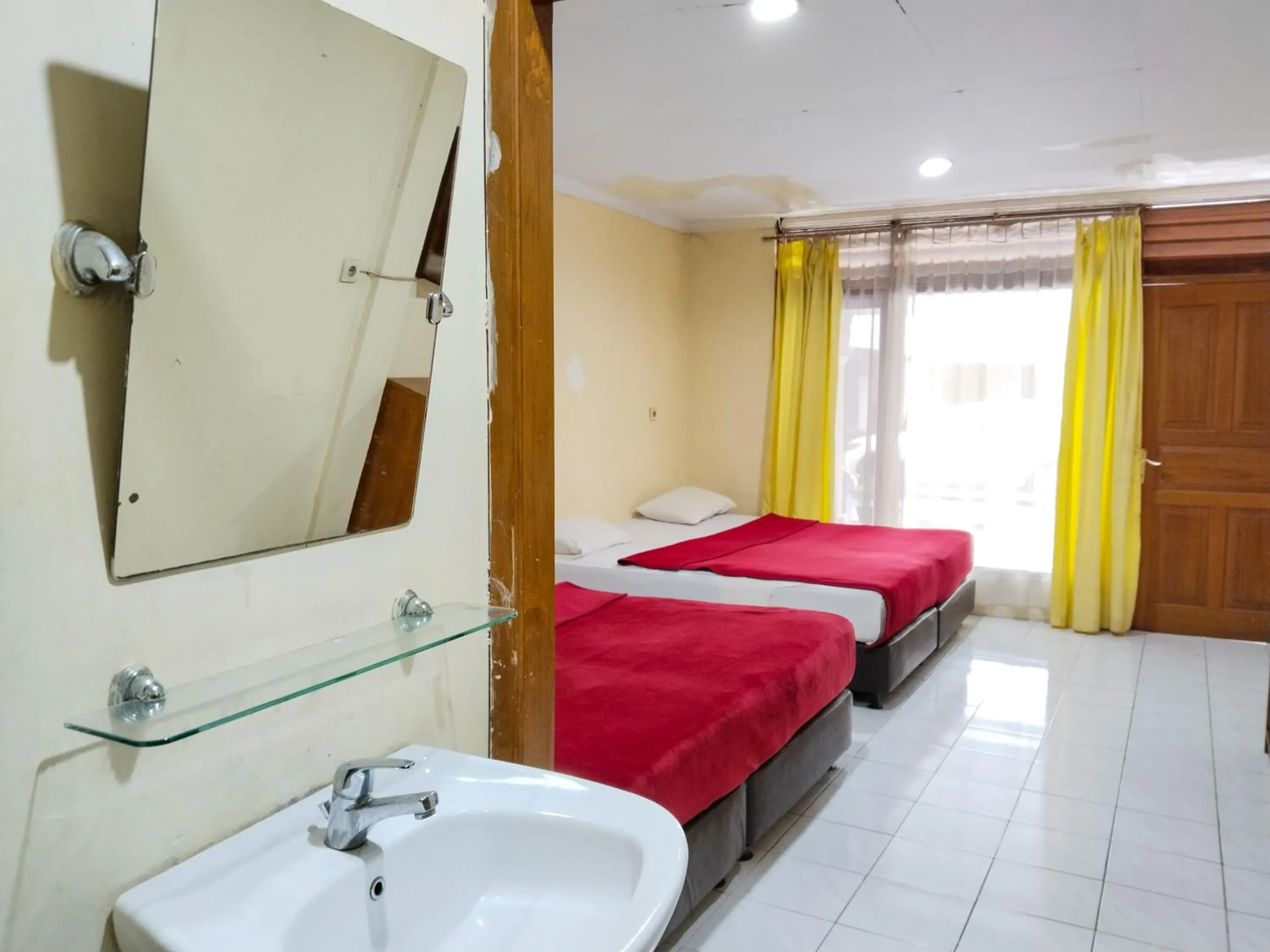 Bed in Hotel New Gondangdia Powered by Cocotel