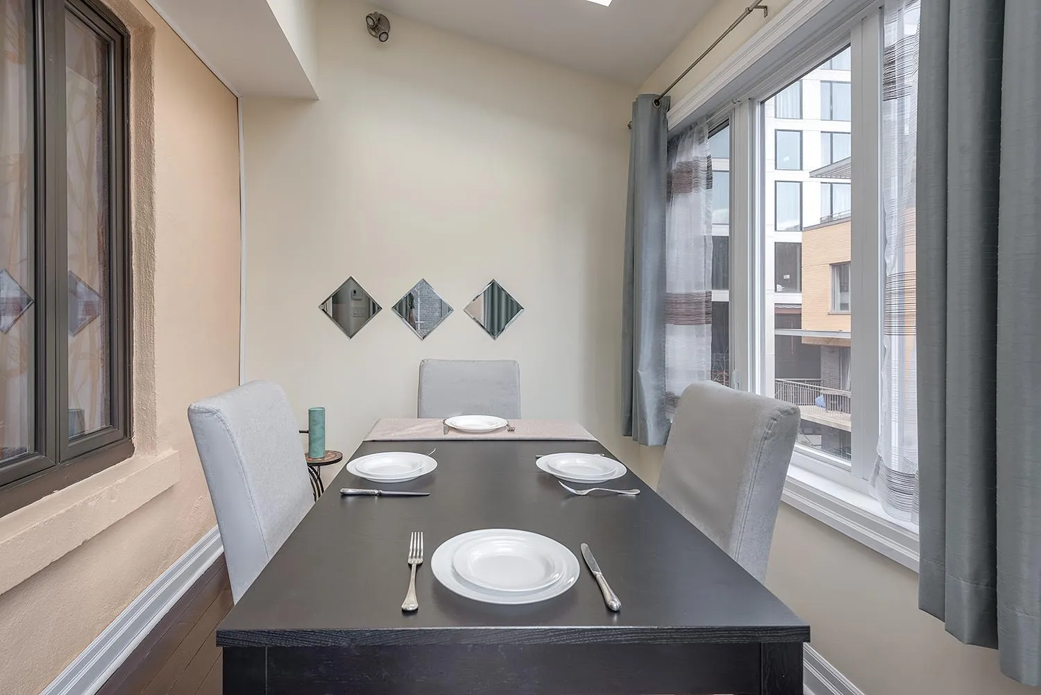 Dining area in Apartment et Studio montreal