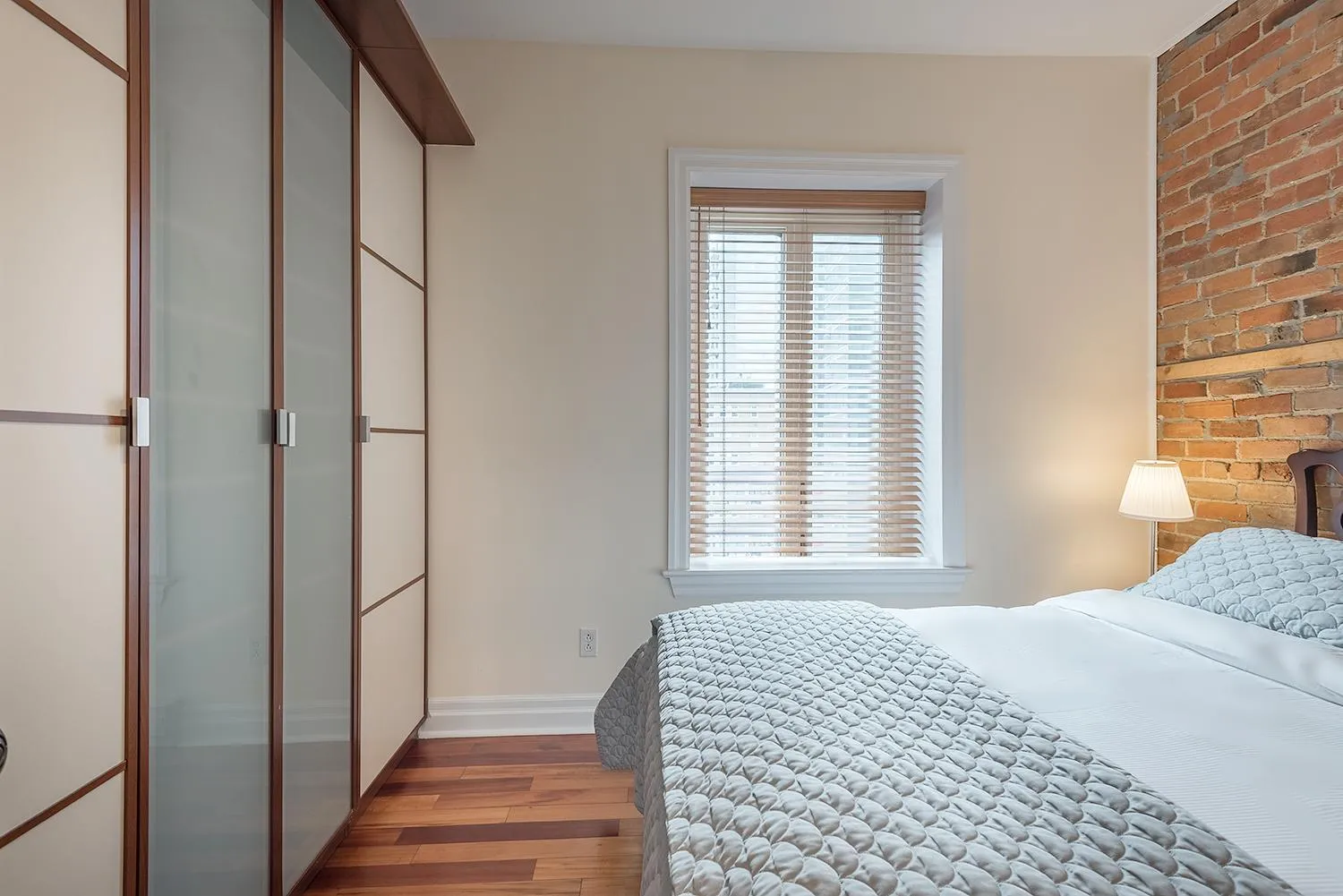 Bed in Apartment et Studio montreal