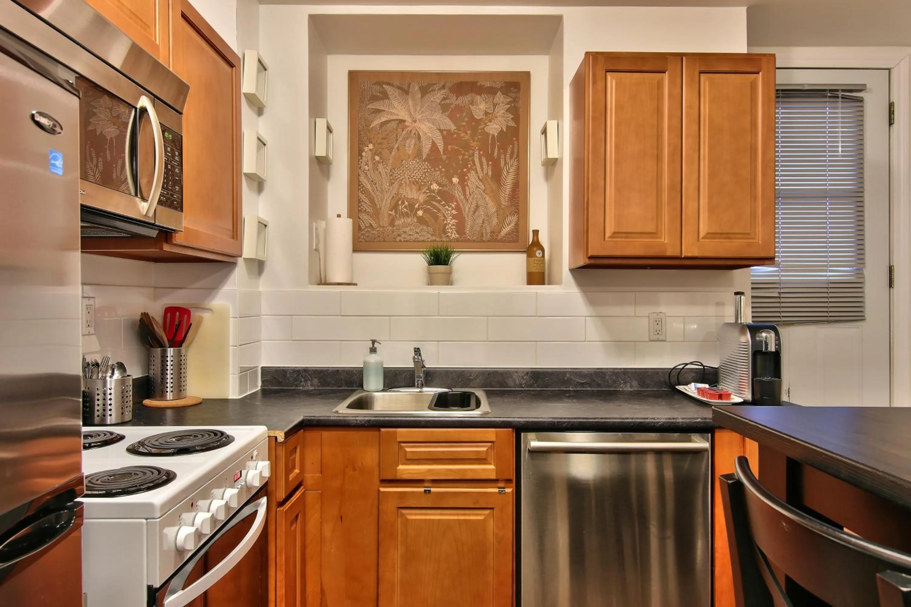 Kitchen or kitchenette in Apartment et Studio montreal