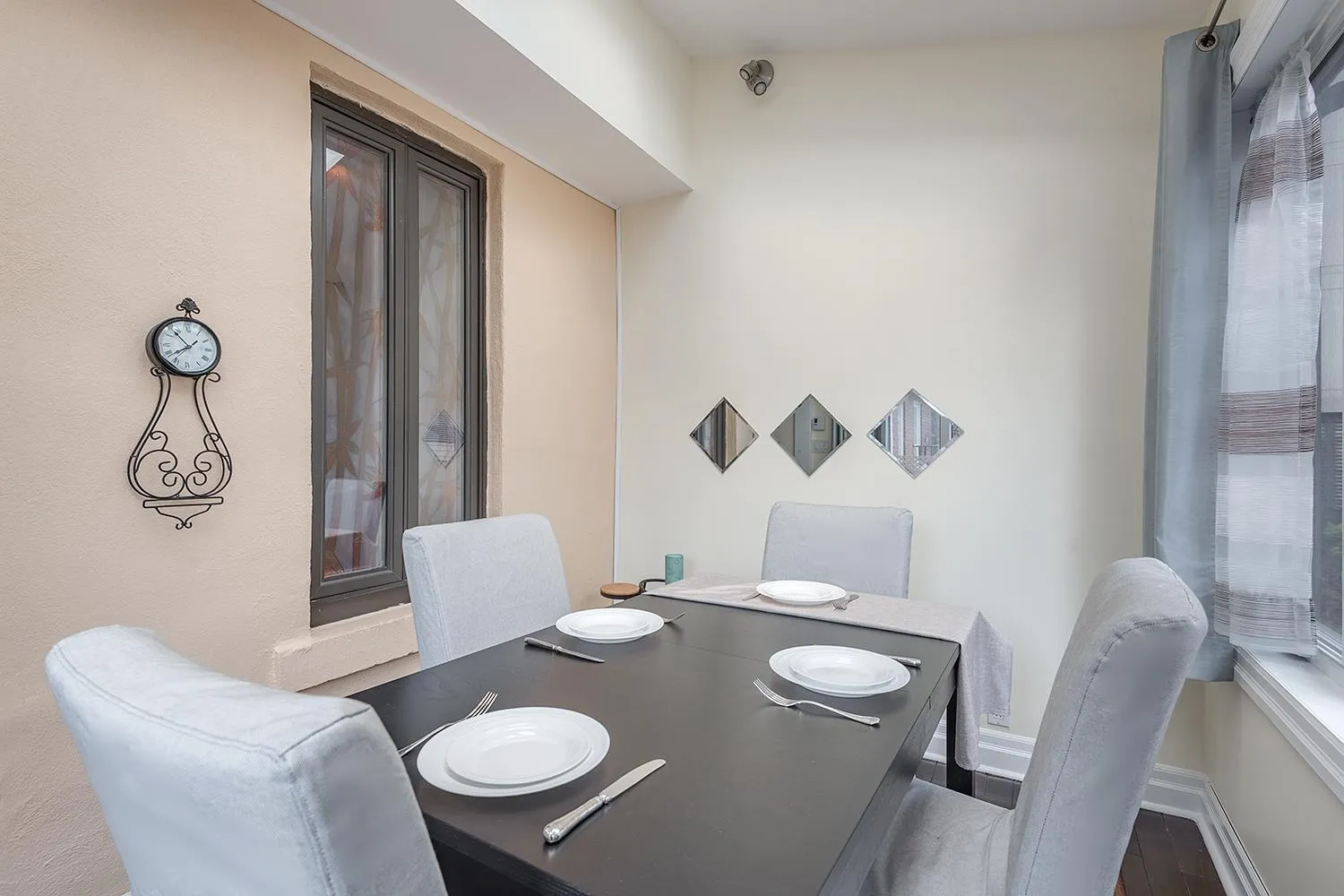 Dining area in Apartment et Studio montreal