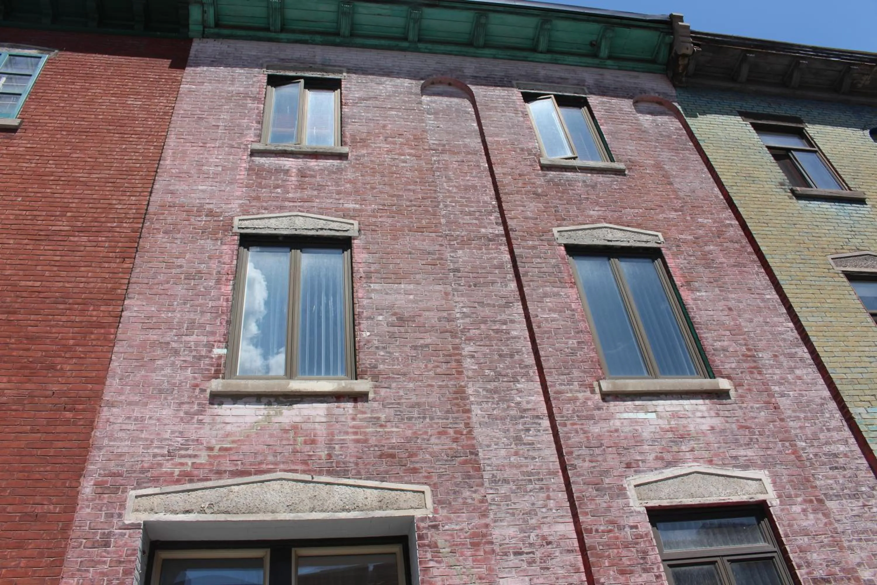 Facade/entrance in Apartment et Studio montreal
