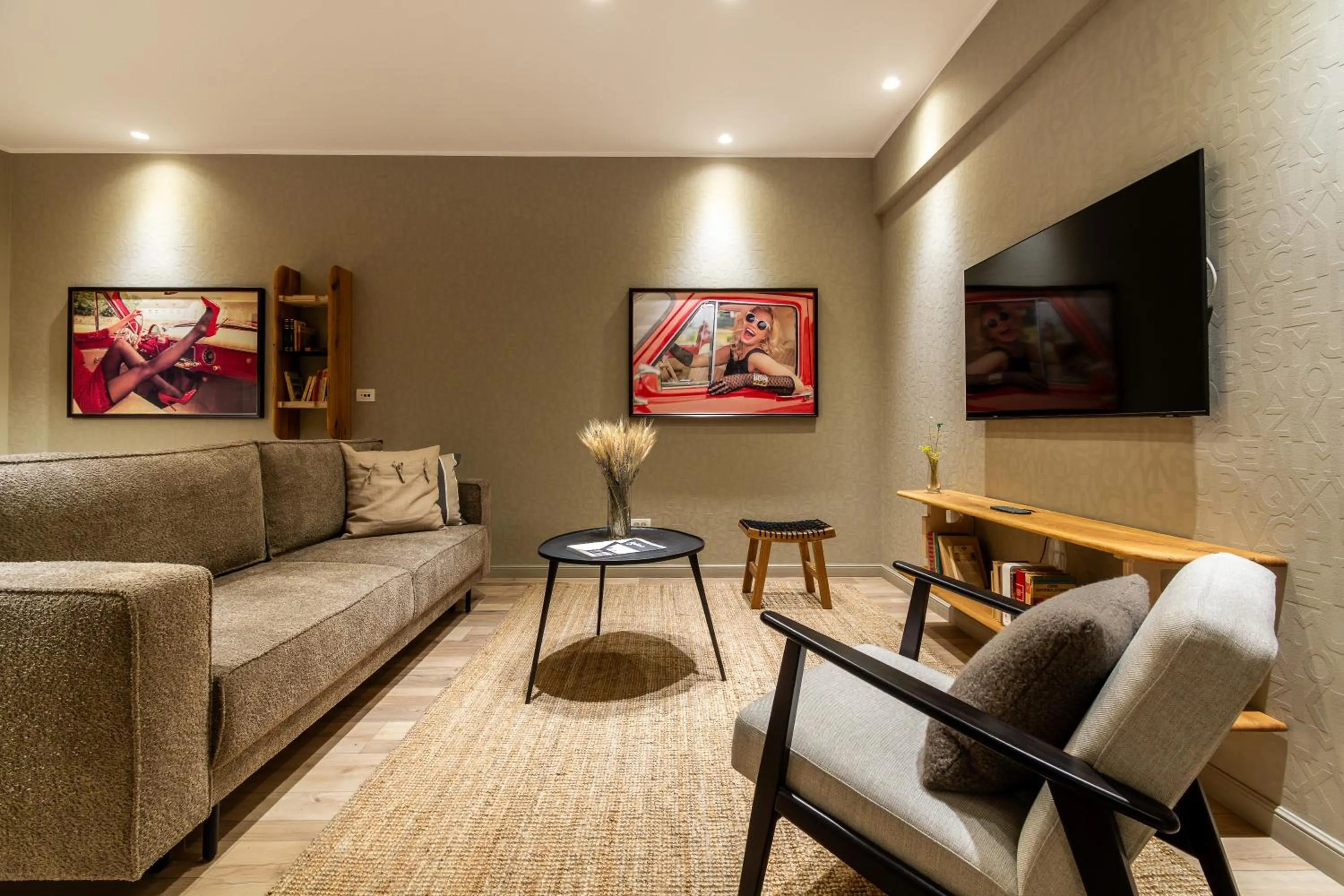 Living room in Maison Bucarest Apartments by Olala Homes