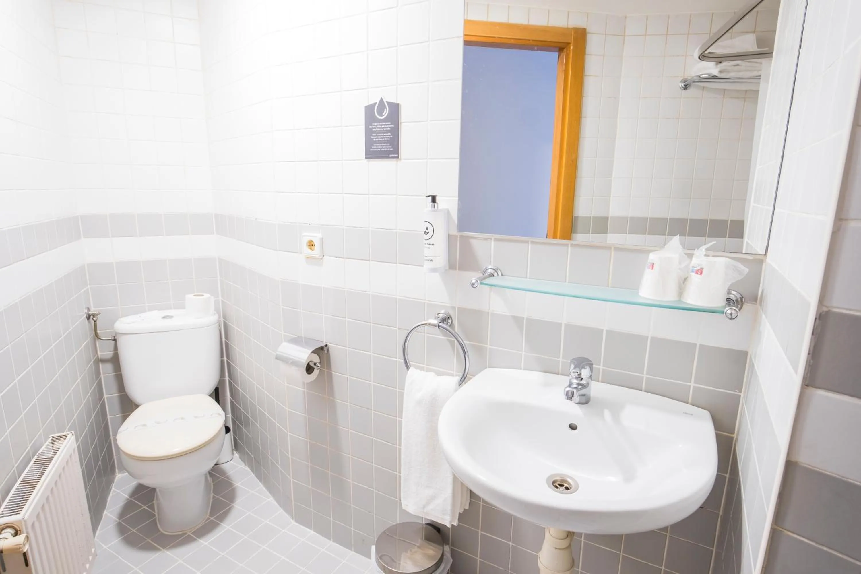 Bathroom in Alda Egues Rooms