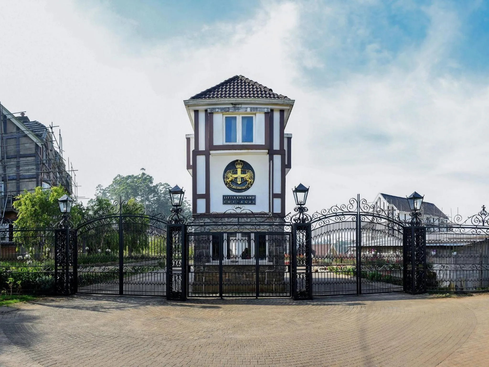 Facade/entrance in Little England by Joes