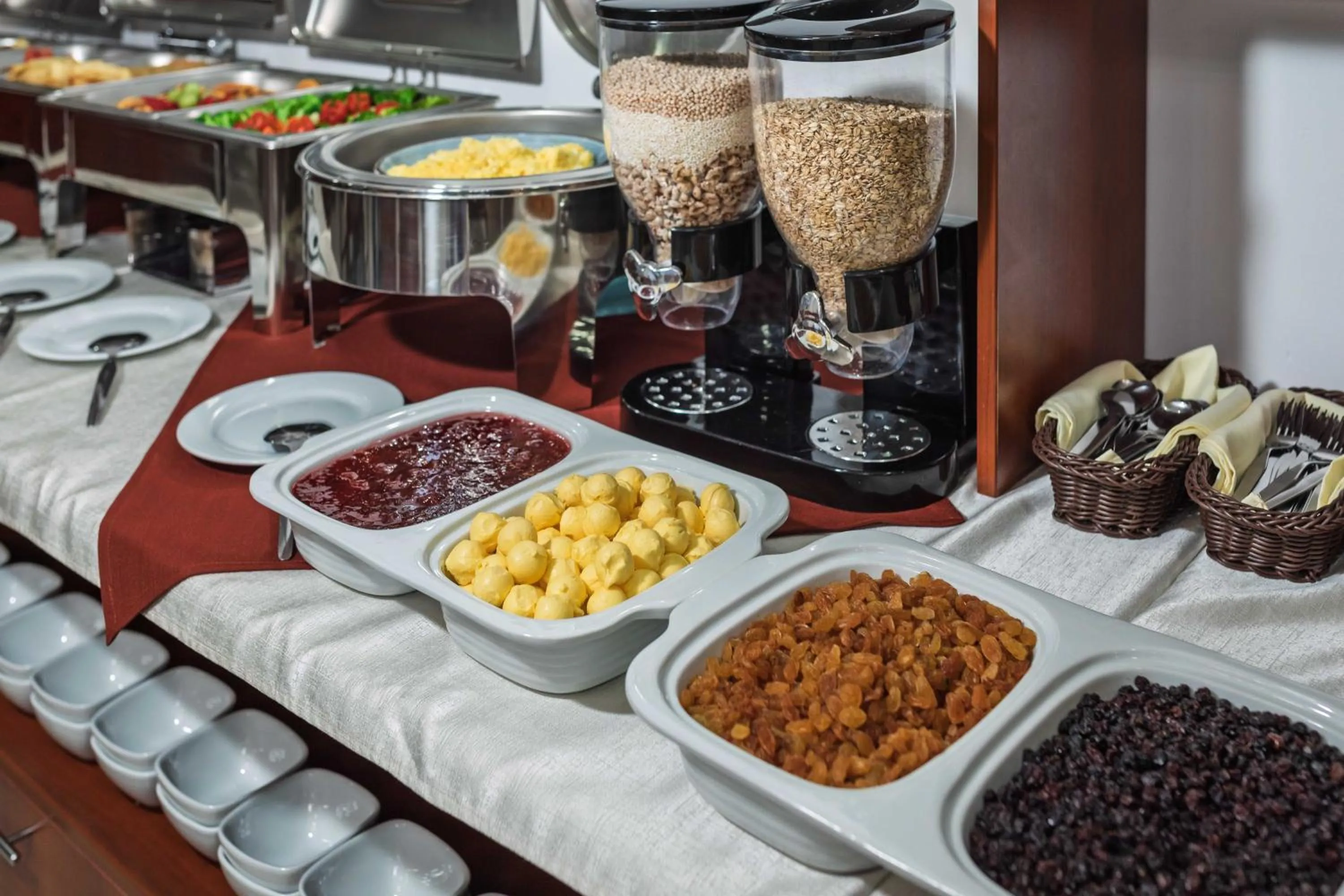 Buffet breakfast in Quechua Hotel Cusco