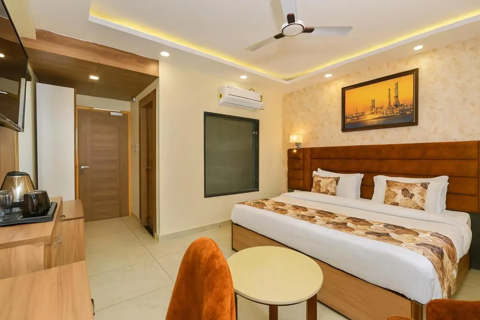 Deluxe Room in Hotel Pawan Regency- Best Mountain View Hotel In McLeodganj Deluxe Room in Hotel Pawan Regency- Best Mountain View Hotel In McLeodganj