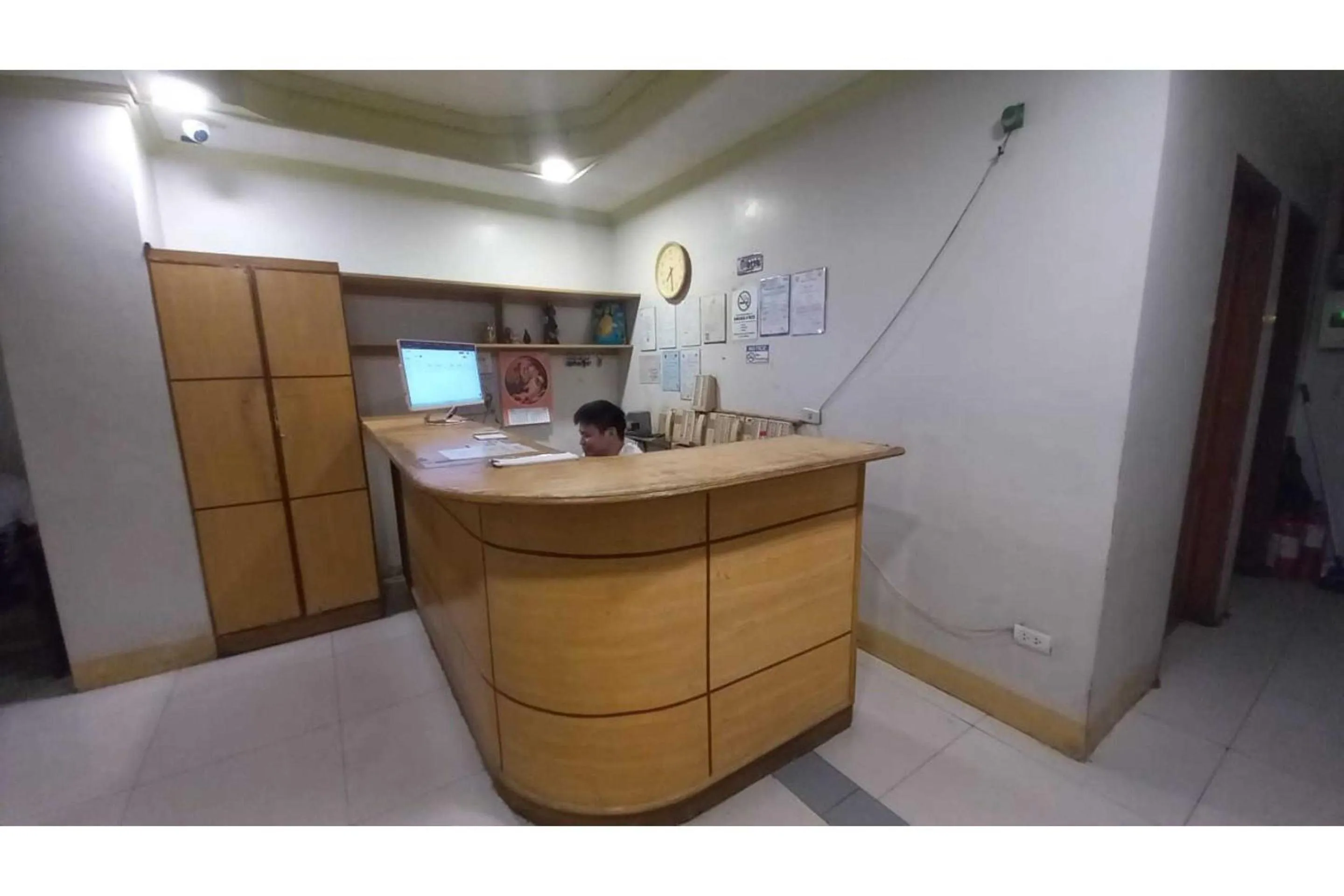 Lobby or reception in OYO 1066 Dorotello Apartelle