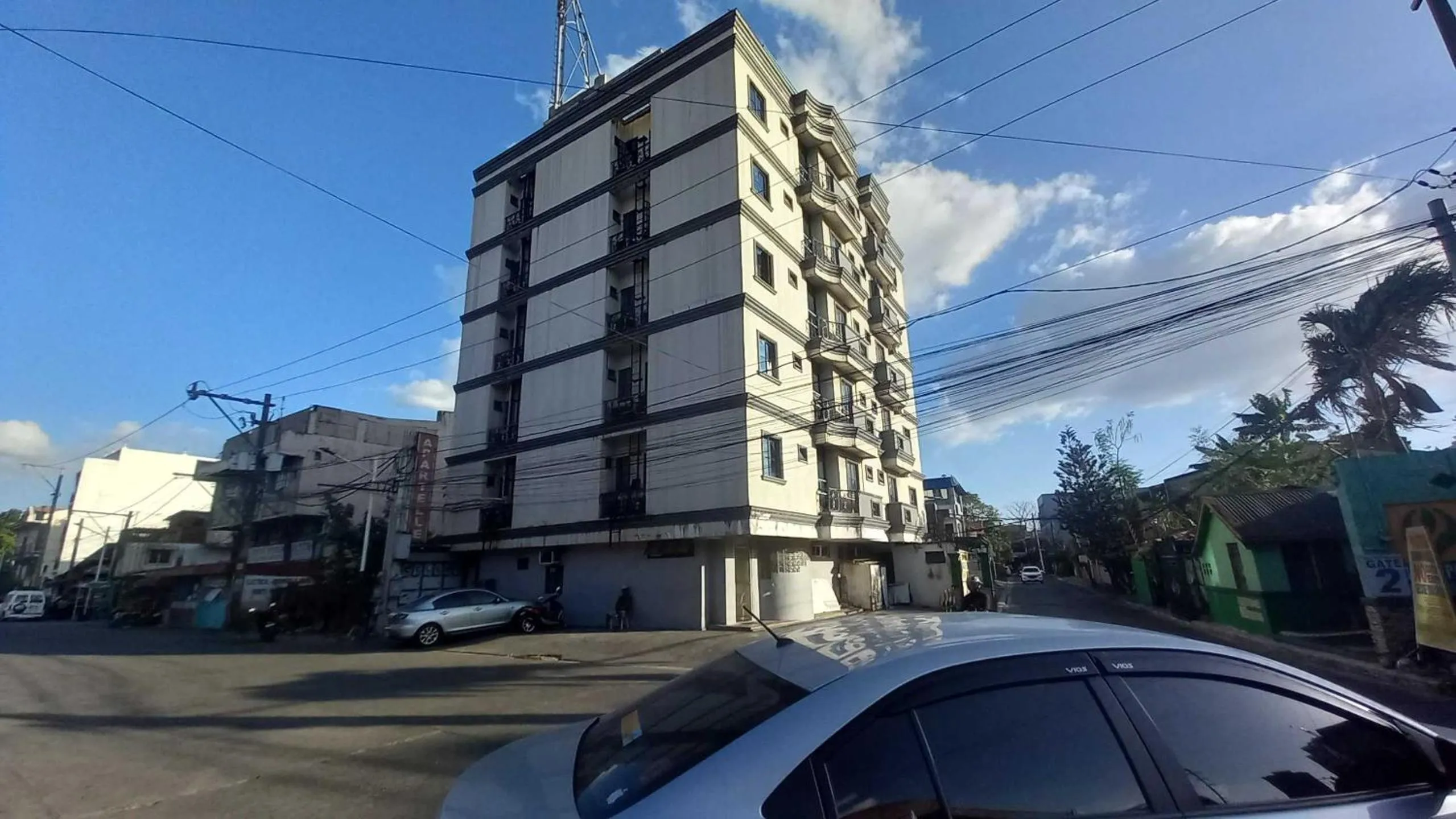 Facade/entrance in OYO 1066 Dorotello Apartelle