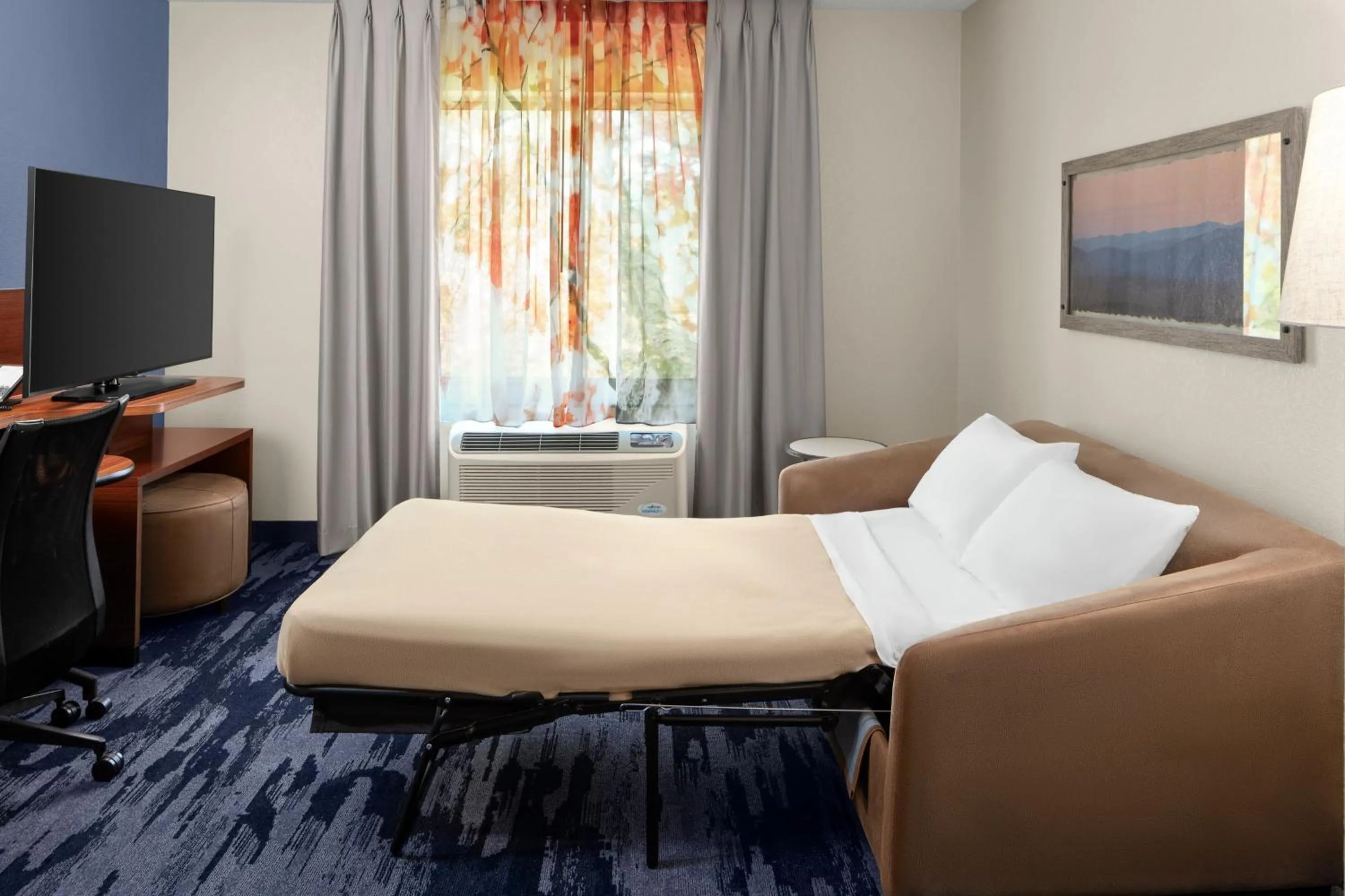 Bedroom, Bed in Fairfield Inn & Suites by Marriott Rehoboth Beach