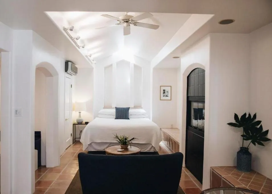 Bed in Cottage Inn & Spa