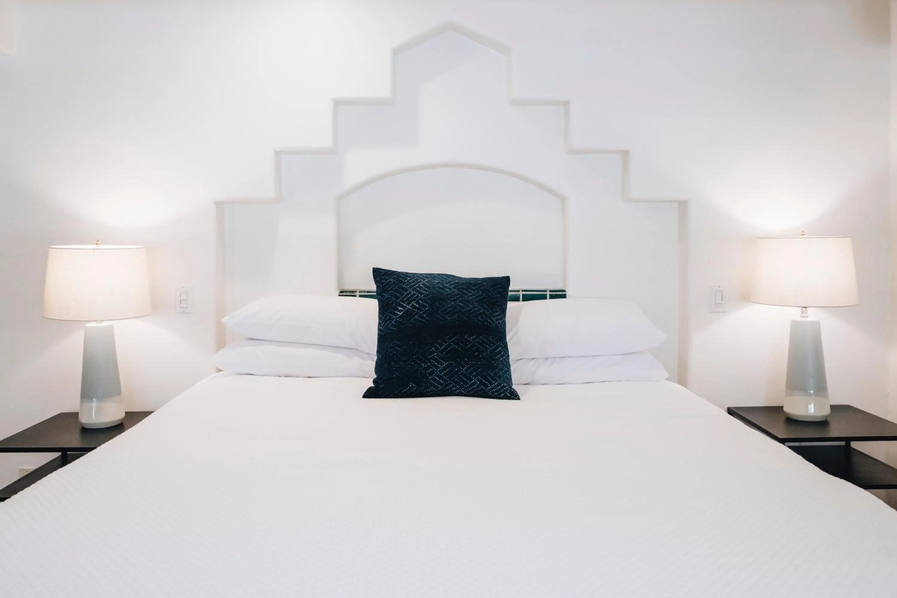 Bed in Cottage Inn & Spa