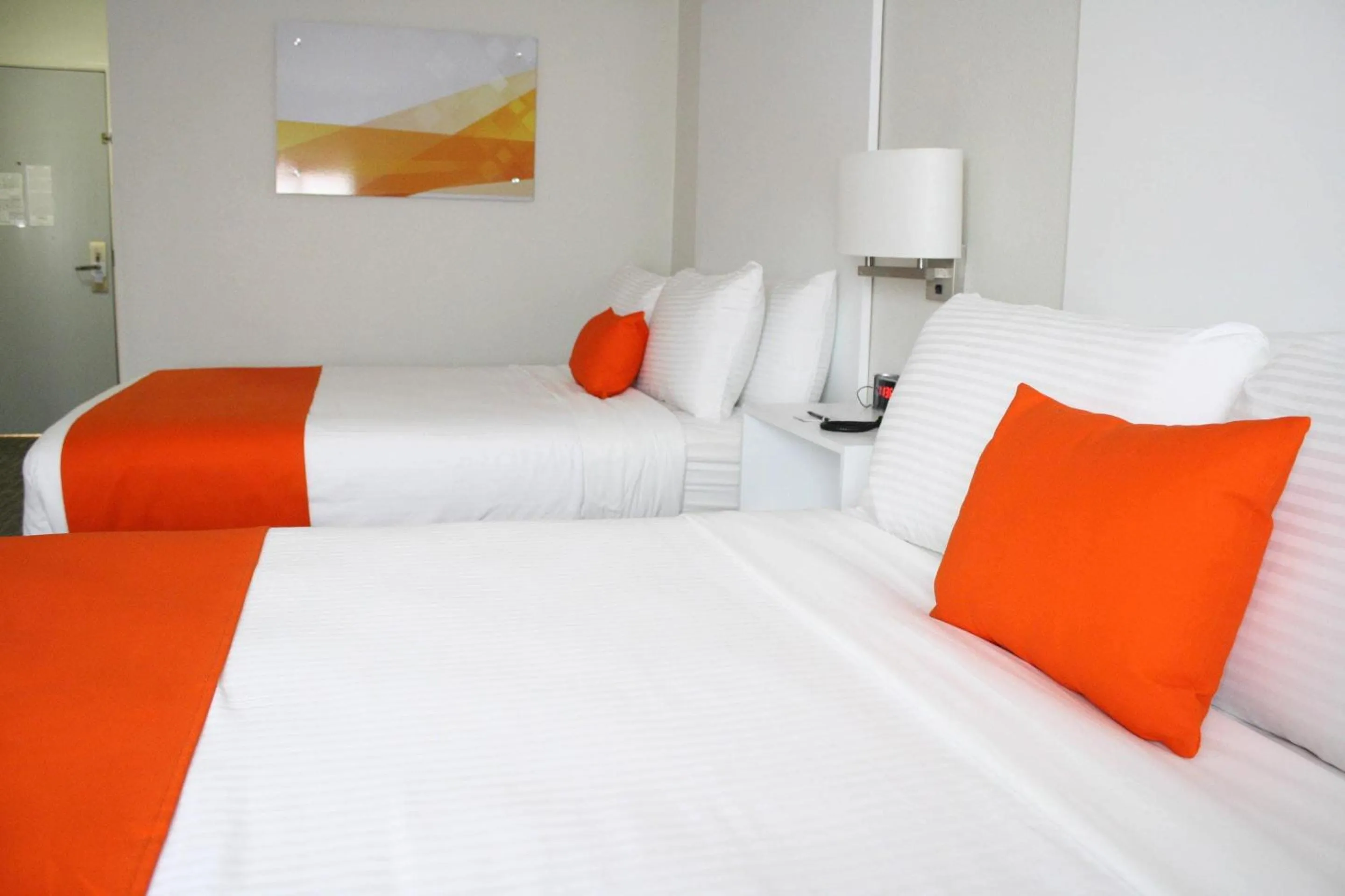 Bedroom, Bed in Schoenbrunn Inn