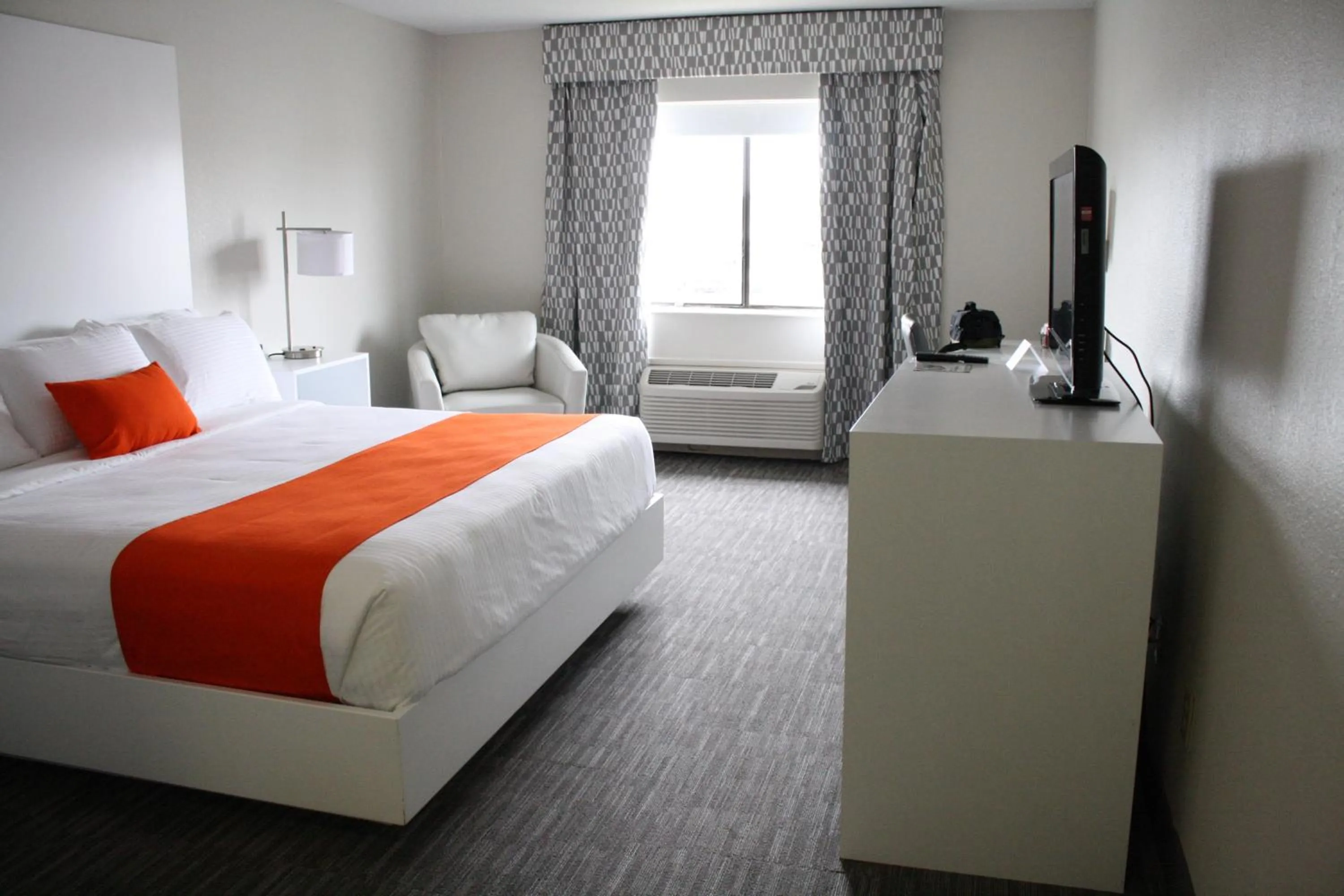 Bed in Schoenbrunn Inn