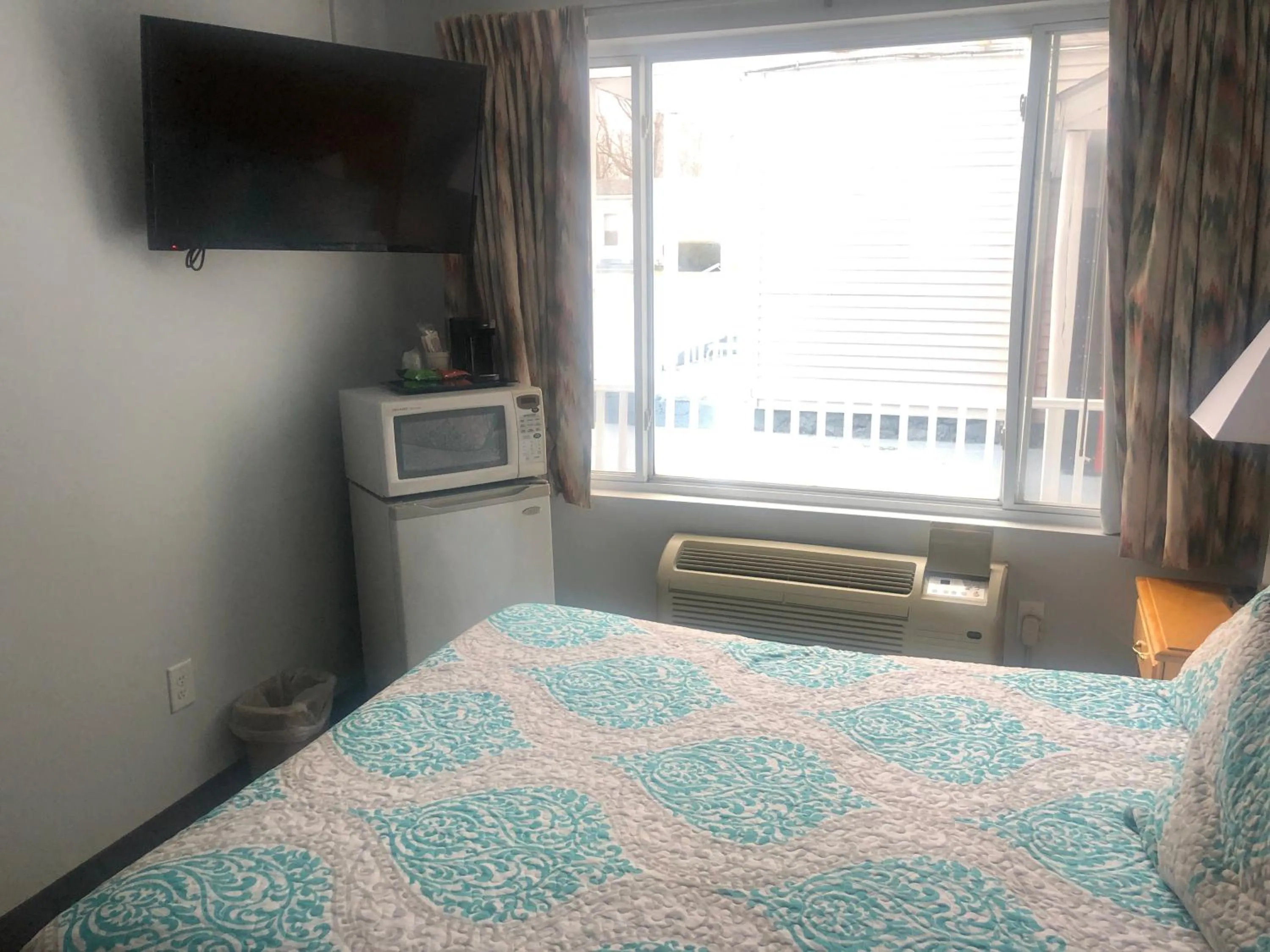 Photo of the whole room, Bed in The Atlantic House