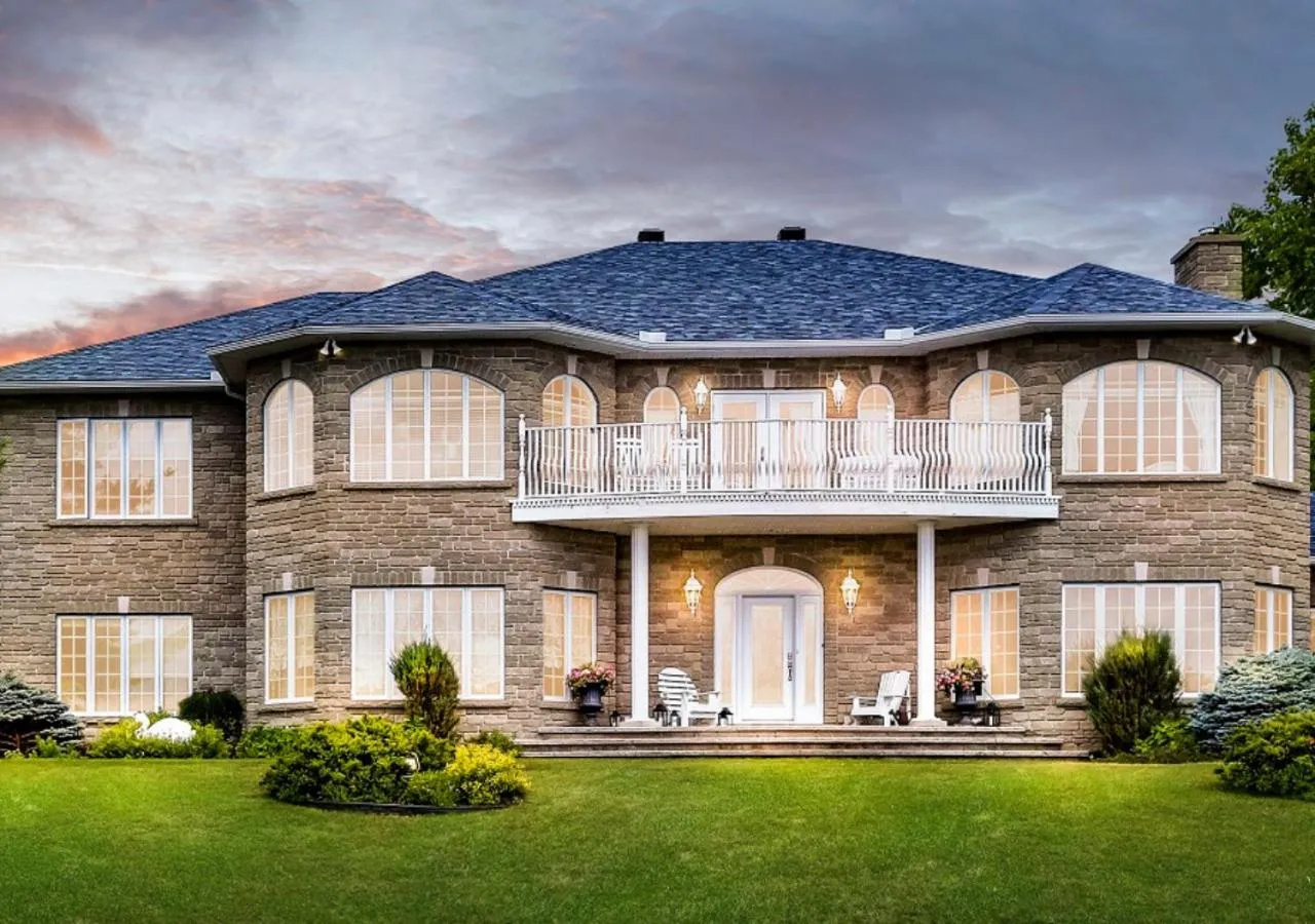 Facade/entrance in Greystone on Golden Lake