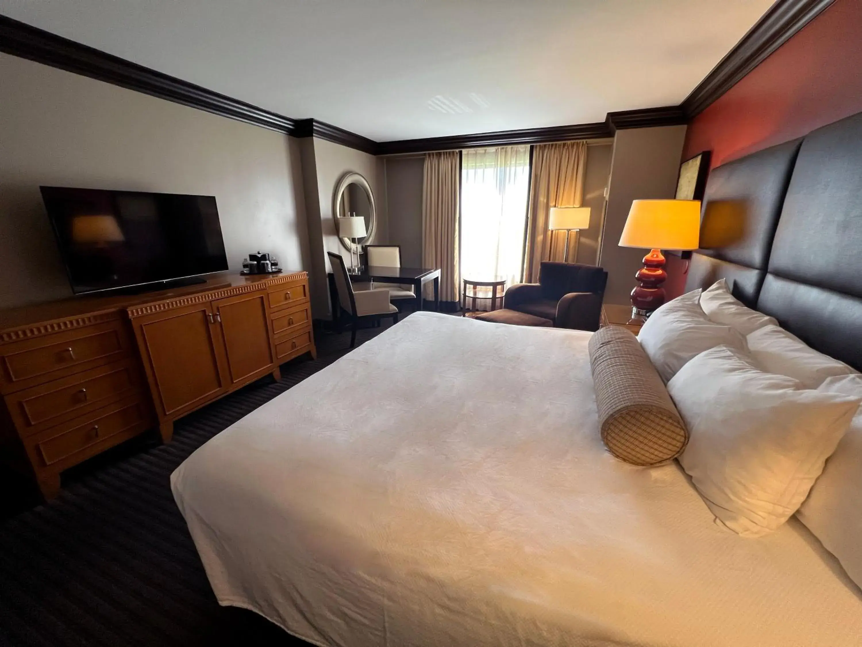 Deluxe King Smoking in Ameristar Casino Hotel Vicksburg, Ms. Deluxe King Smoking in Ameristar Casino Hotel Vicksburg, Ms.