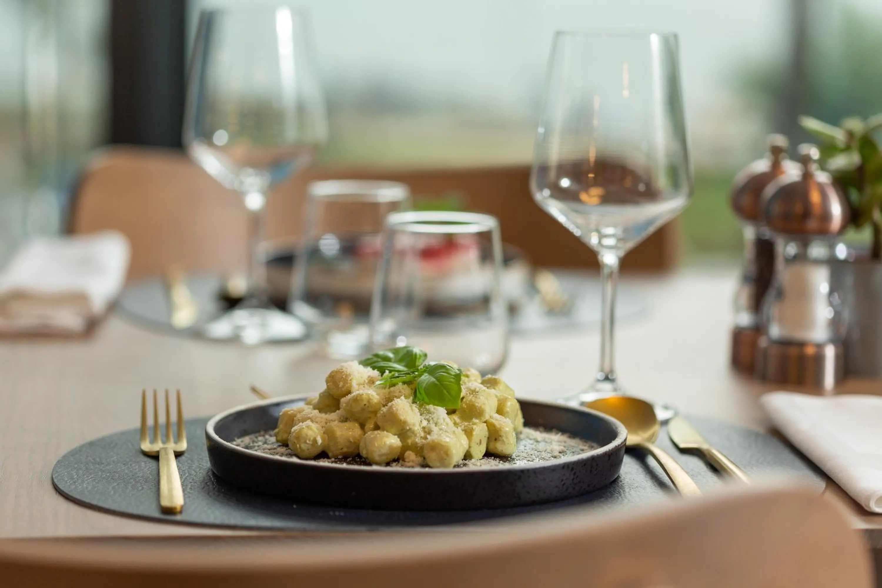 Restaurant/places to eat in SeeSea Hotel