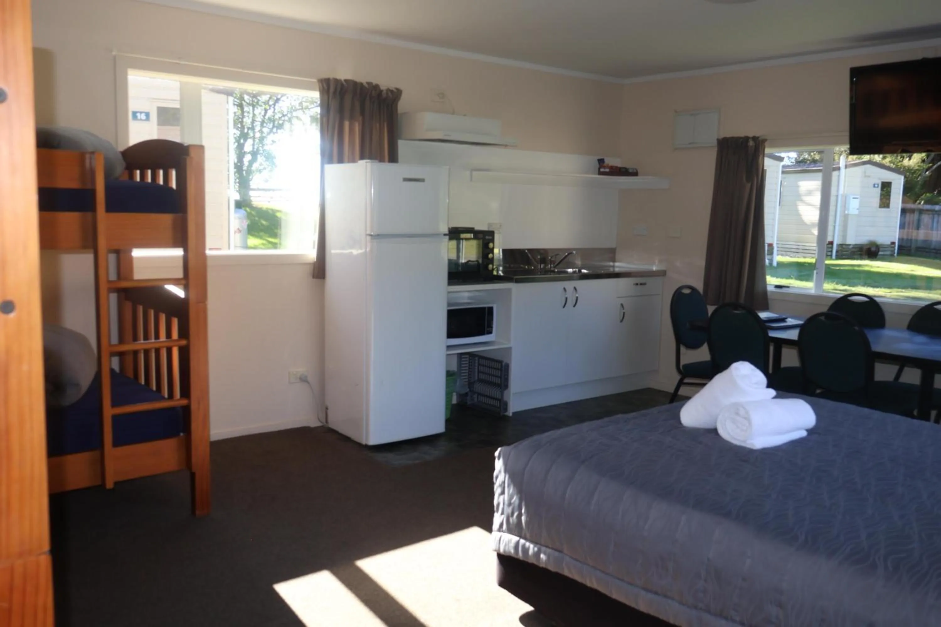 Pohara Beach TOP 10 Holiday Park