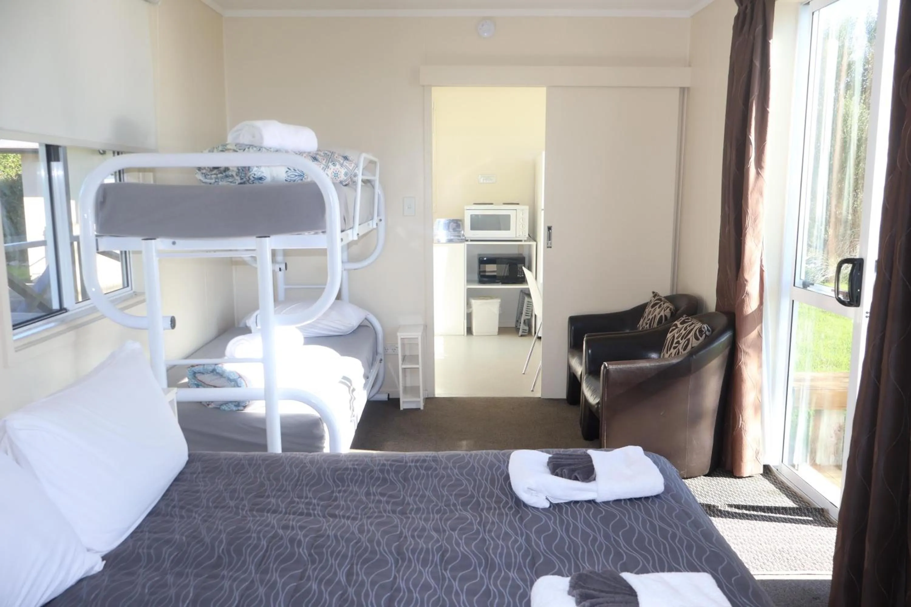 Bed in Pohara Beach TOP 10 Holiday Park