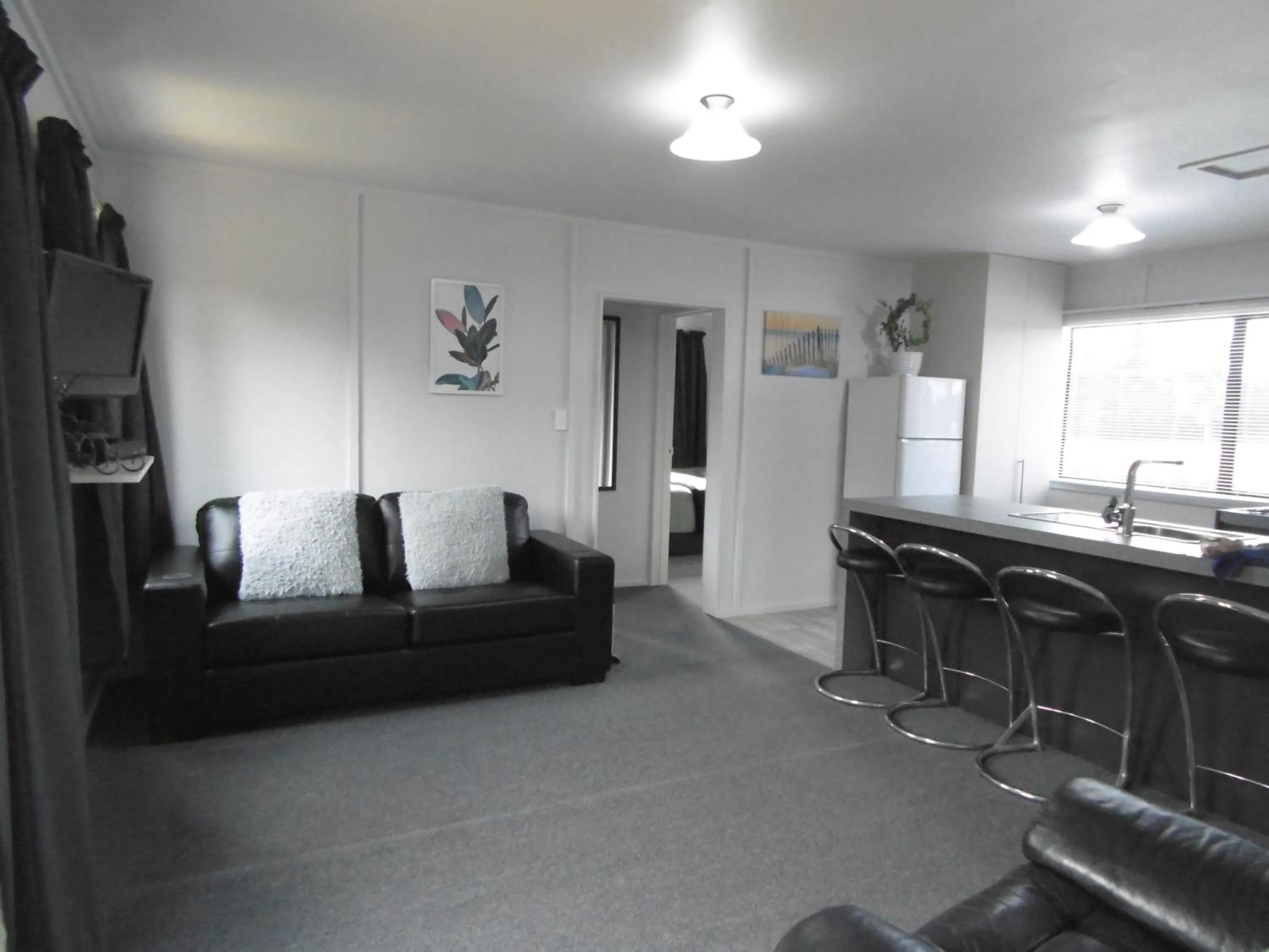 Kitchen or kitchenette in Glenavys Waitaki River Motor Camp