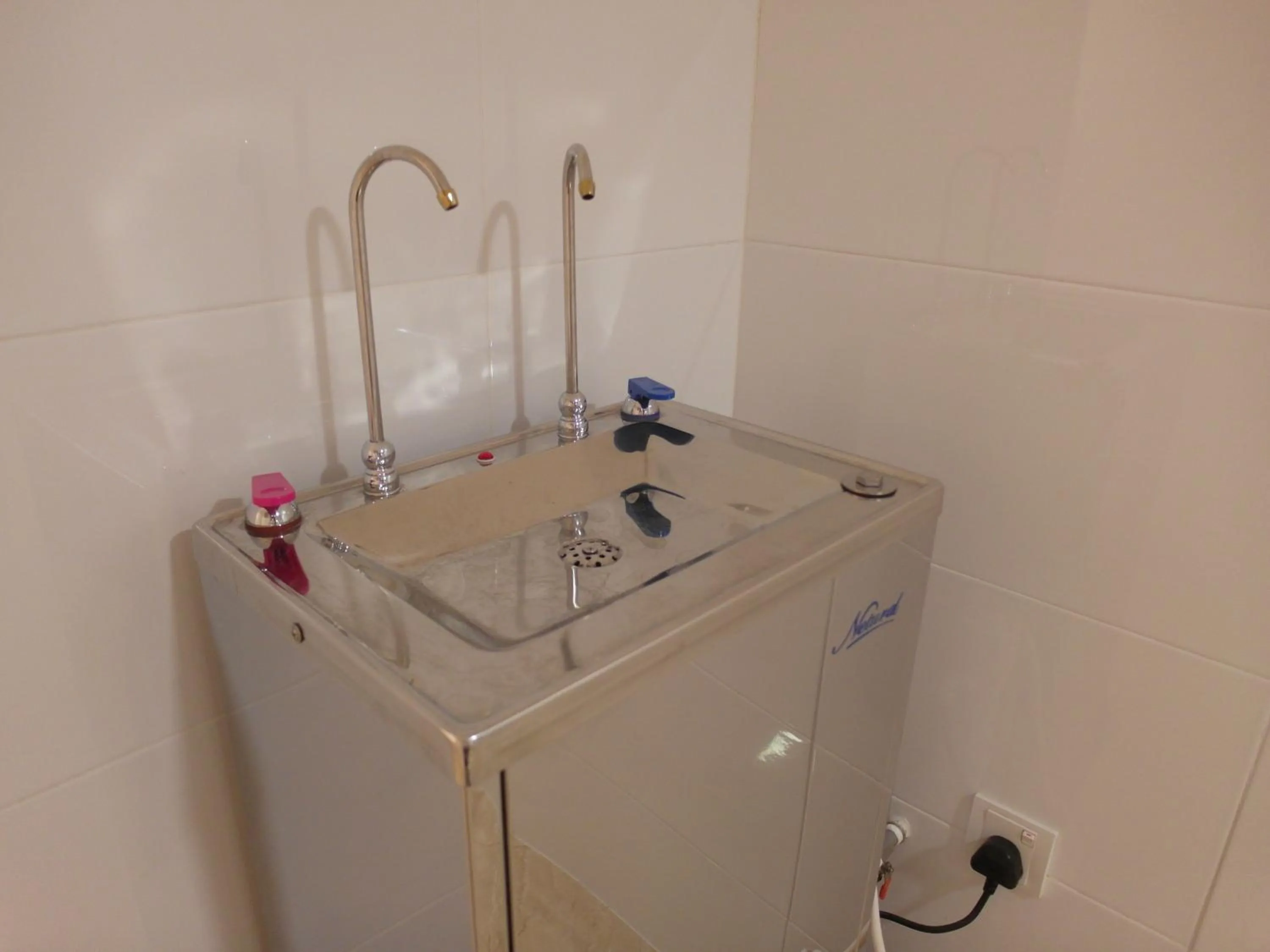 Drinks in Comfort Two Hotel