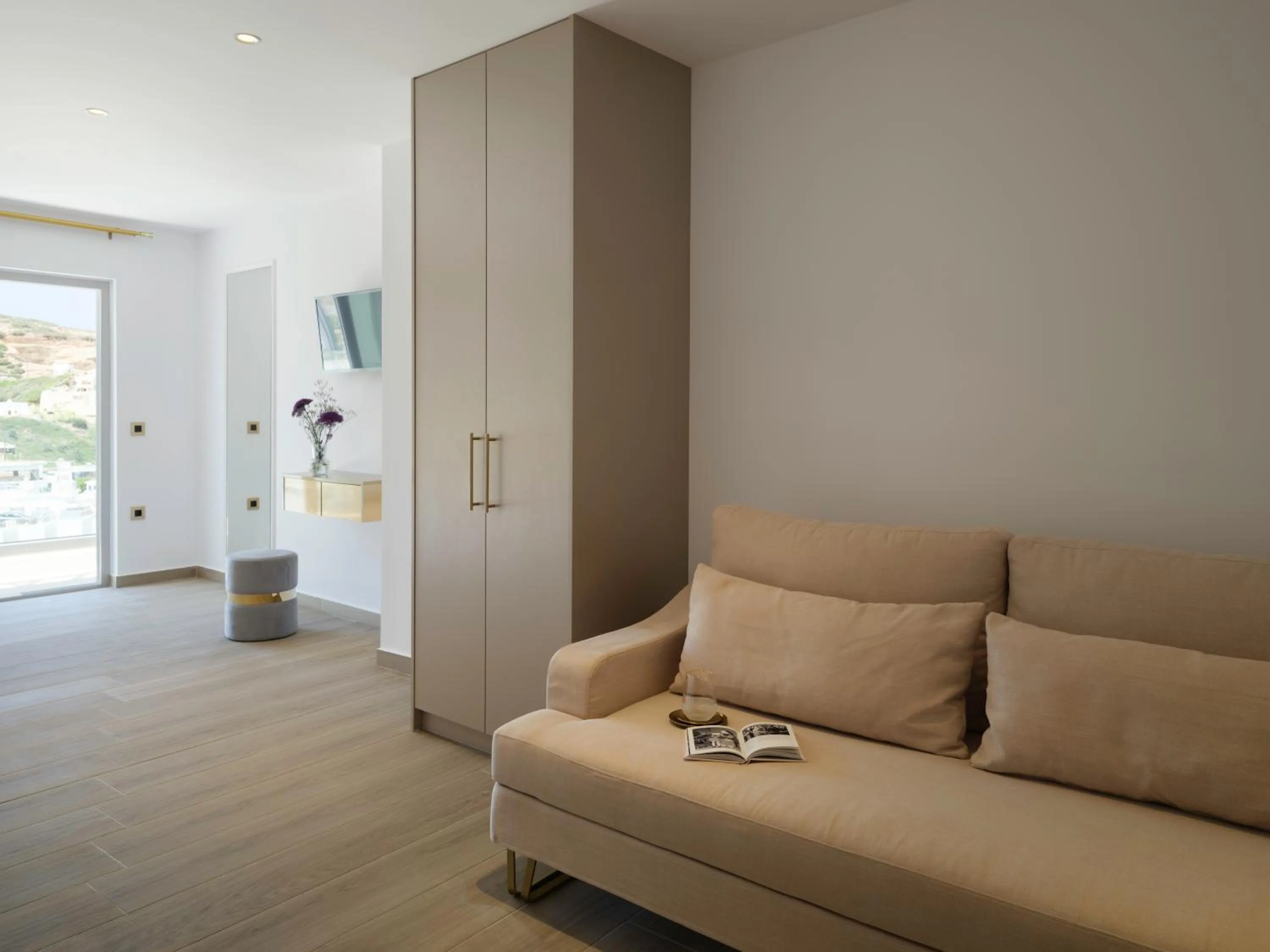 Living room in Golden Luxury Suites