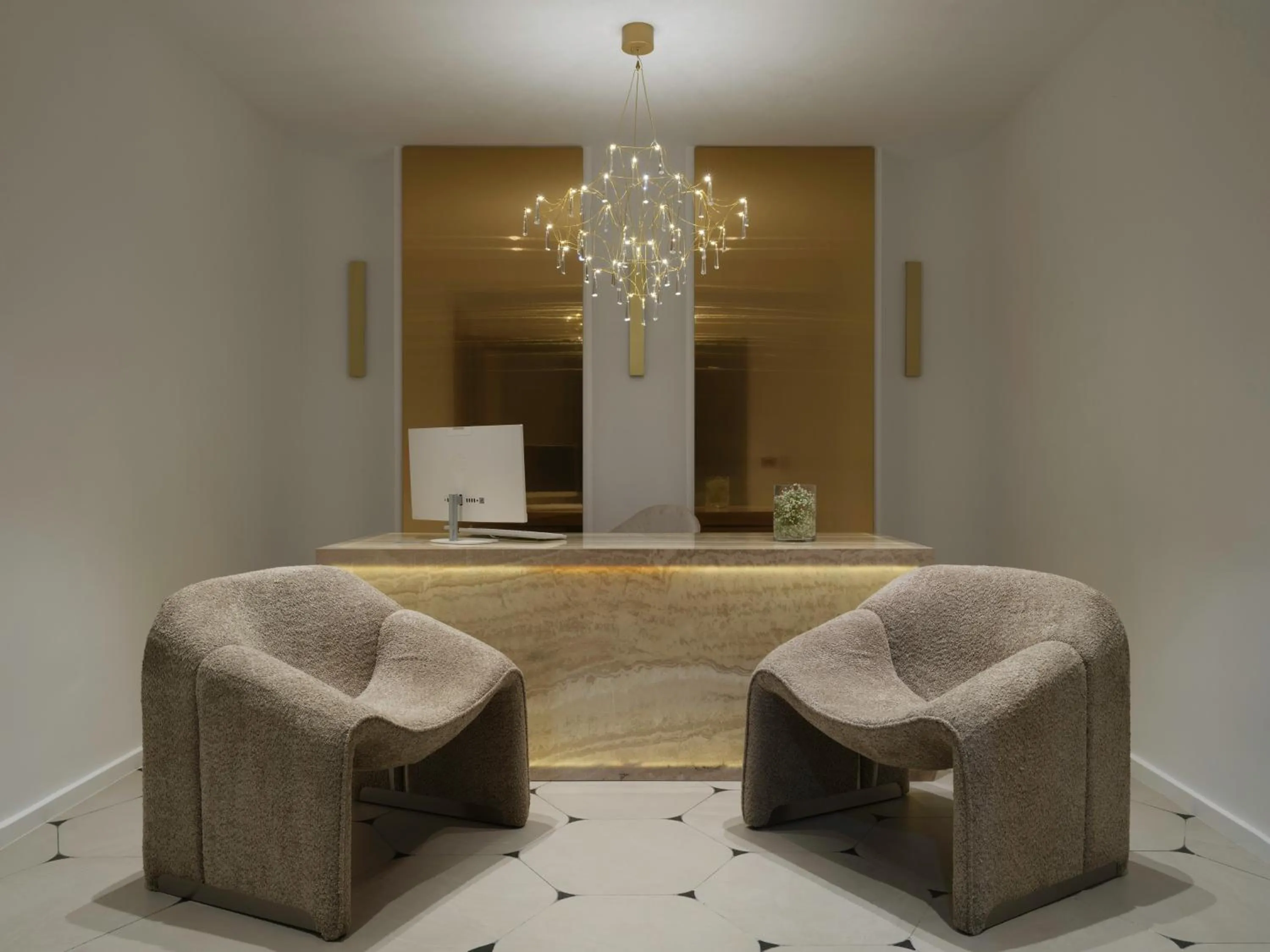 Lobby or reception in Golden Luxury Suites