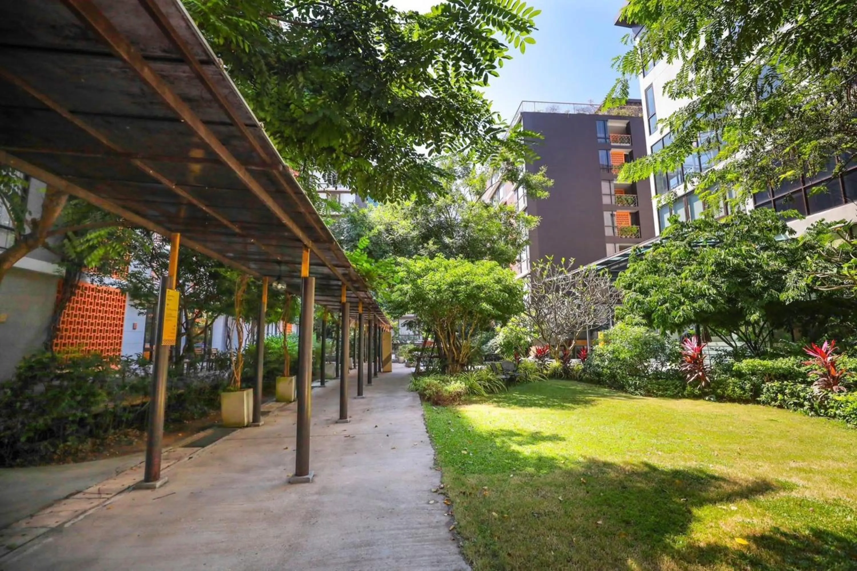 Garden in Balcony Courtyard Sriracha Hotel & Serviced Apartments