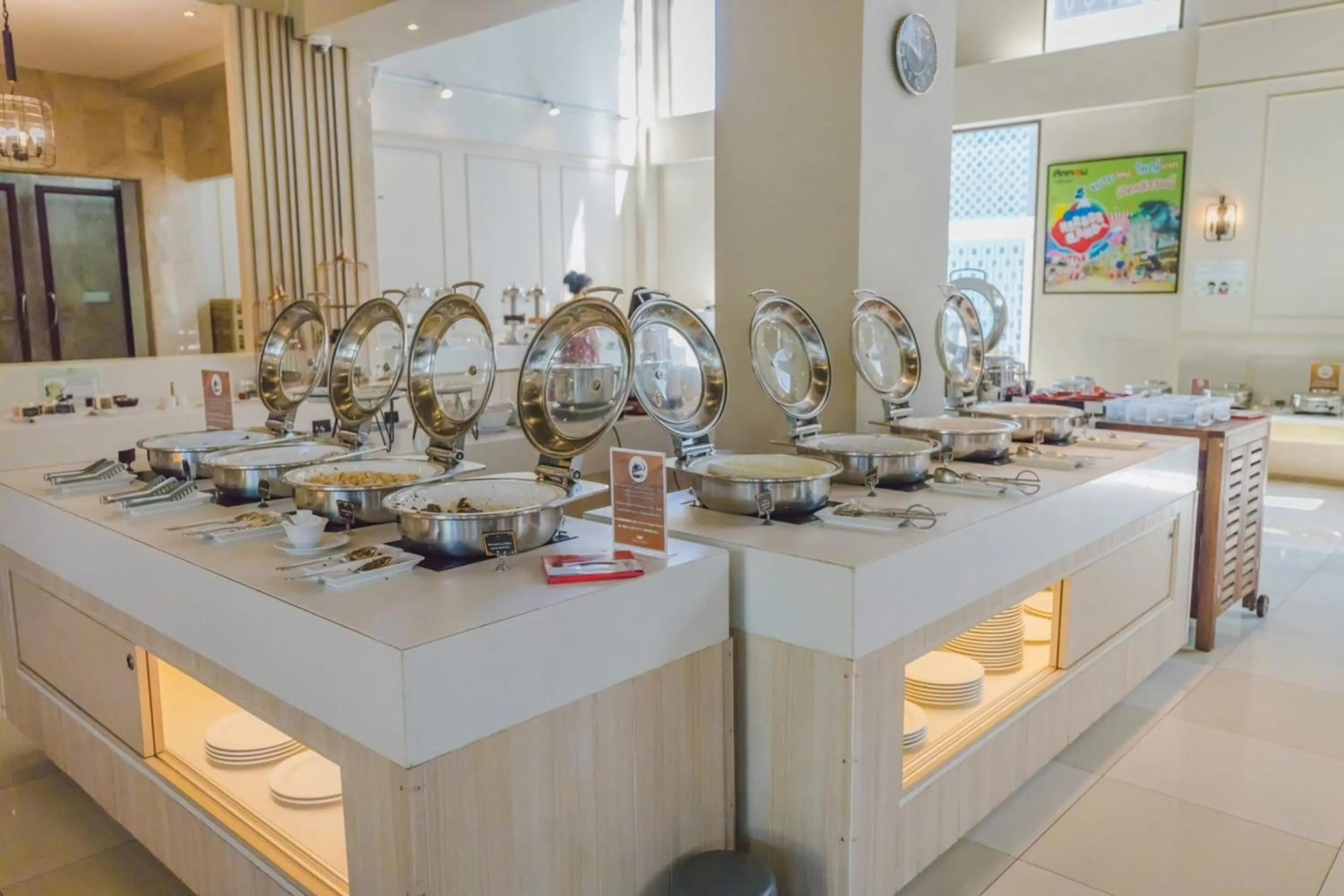 Restaurant/places to eat in Balcony Courtyard Sriracha Hotel & Serviced Apartments