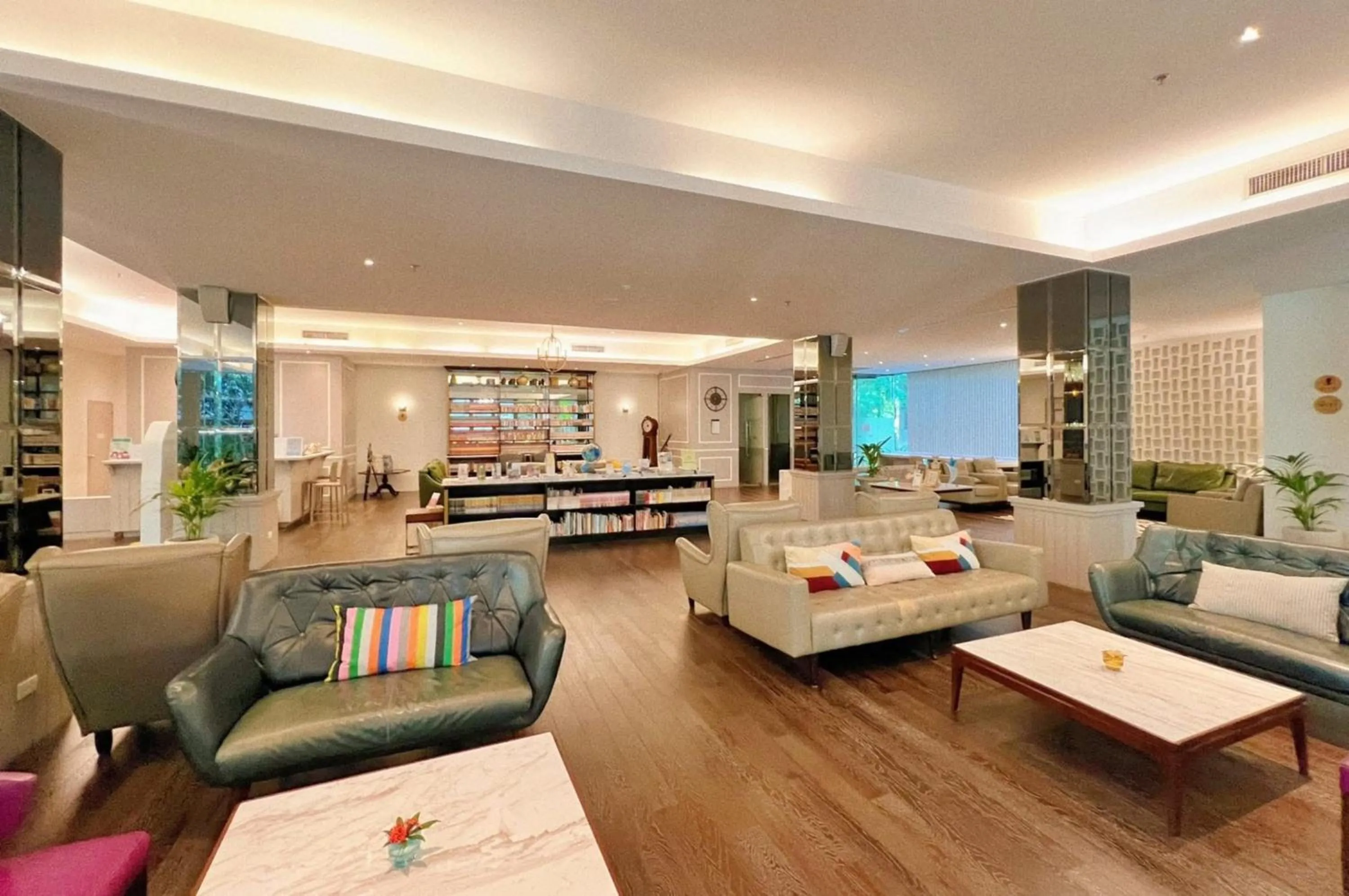 Lounge or bar in Balcony Courtyard Sriracha Hotel & Serviced Apartments