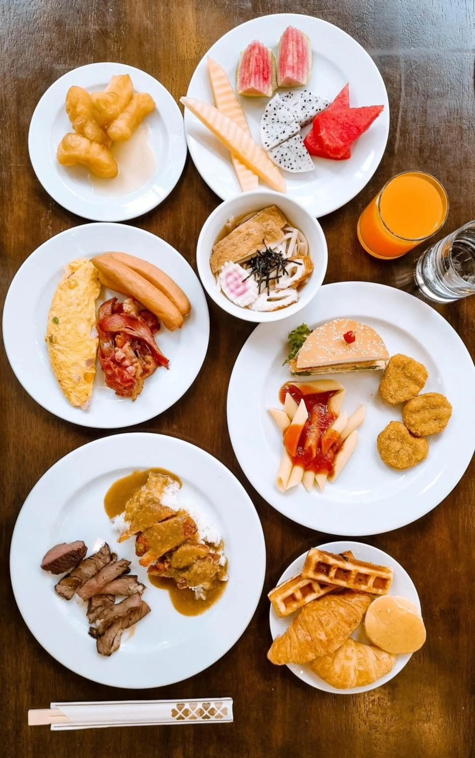 Food in Balcony Courtyard Sriracha Hotel & Serviced Apartments