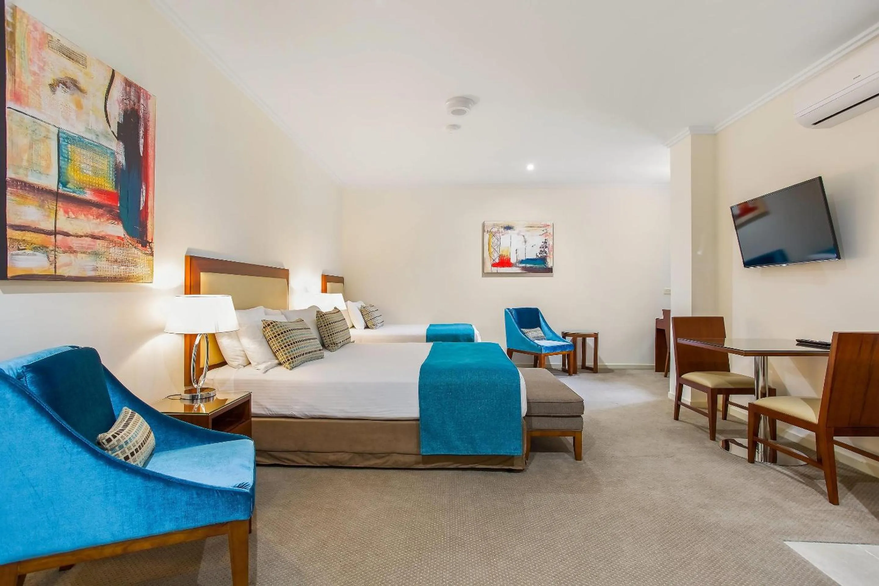 Bedroom, Bed in Quality Hotel Regent Rockhampton
