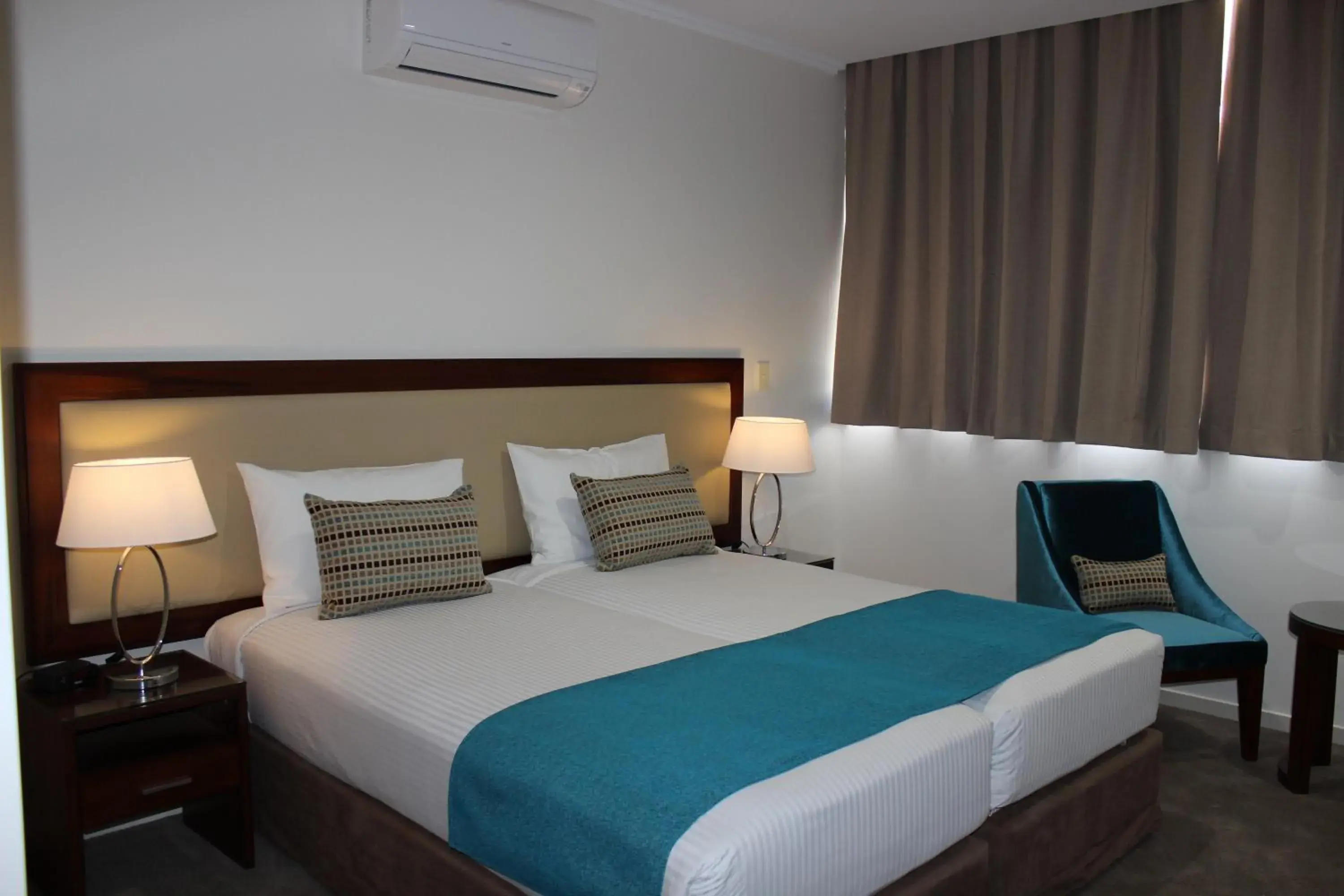 Contemporary King in Quality Hotel Regent Rockhampton Contemporary King in Quality Hotel Regent Rockhampton
