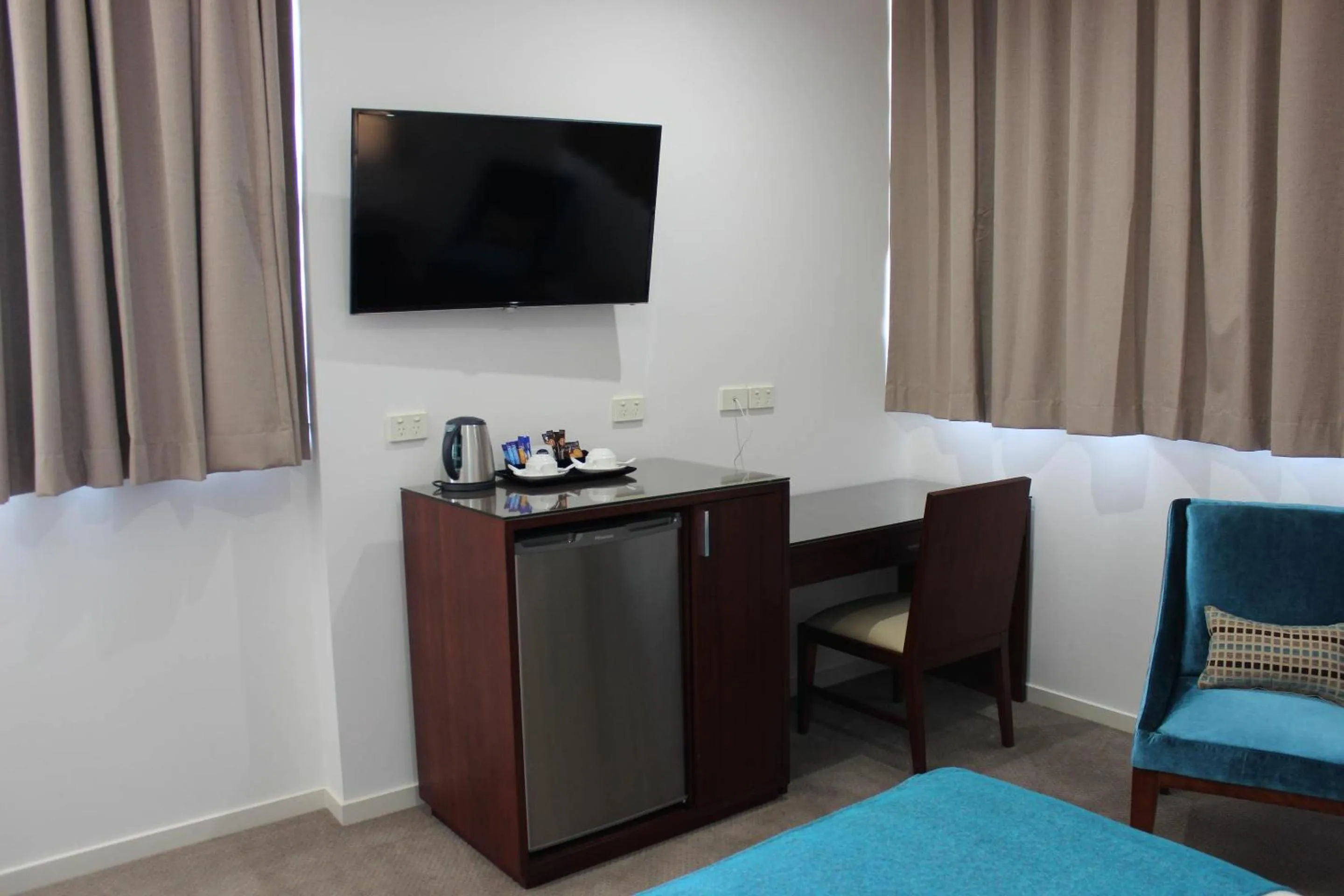 Bedroom, Bed in Quality Hotel Regent Rockhampton