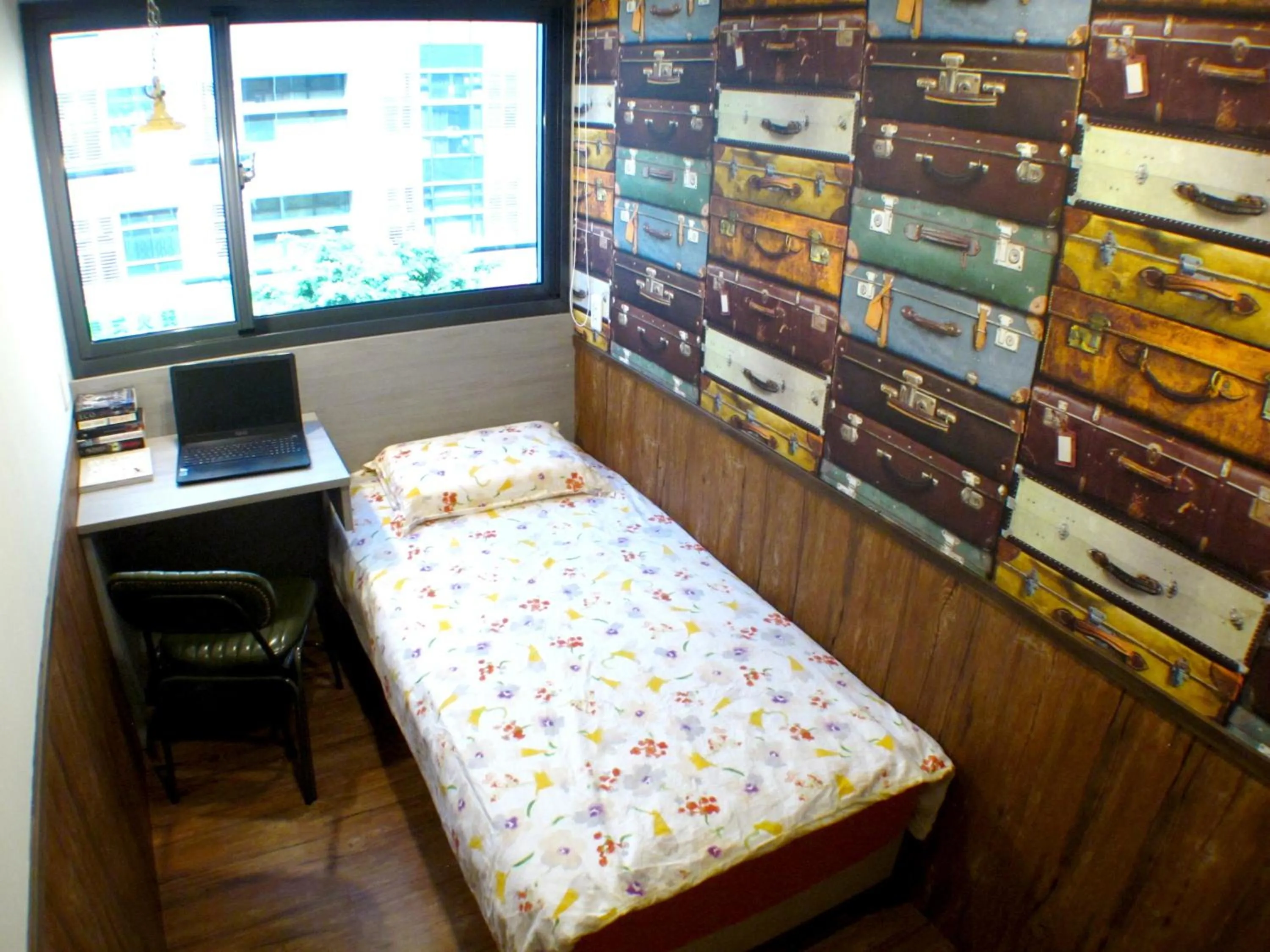 Photo of the whole room, Bed in Formosa 101
