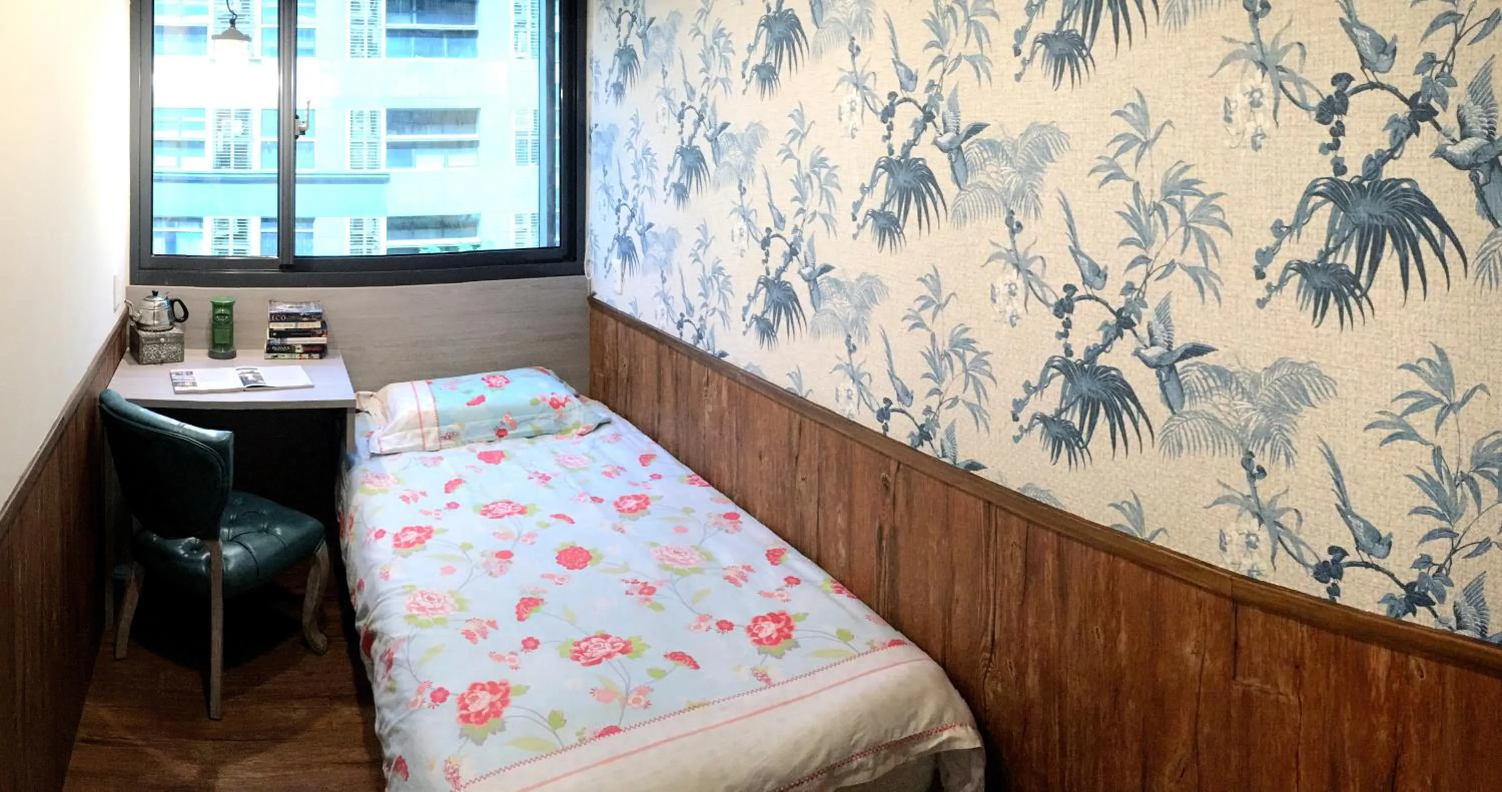 Photo of the whole room, Bed in Formosa 101