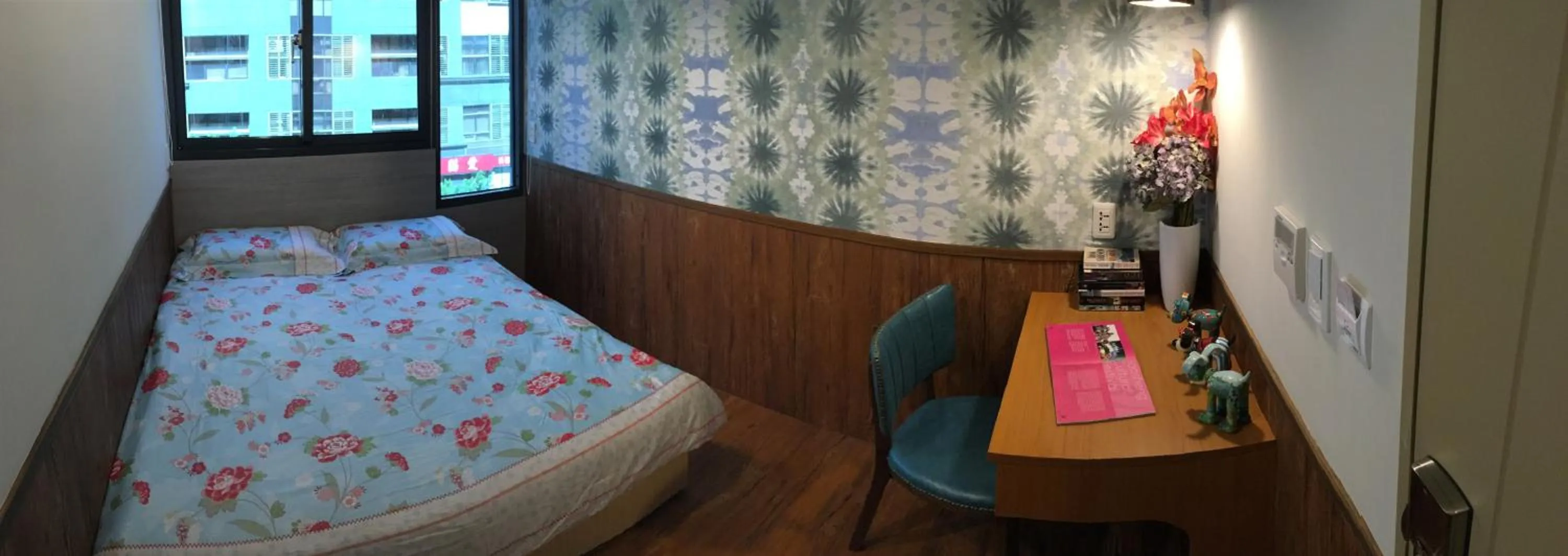 Photo of the whole room, Bed in Formosa 101