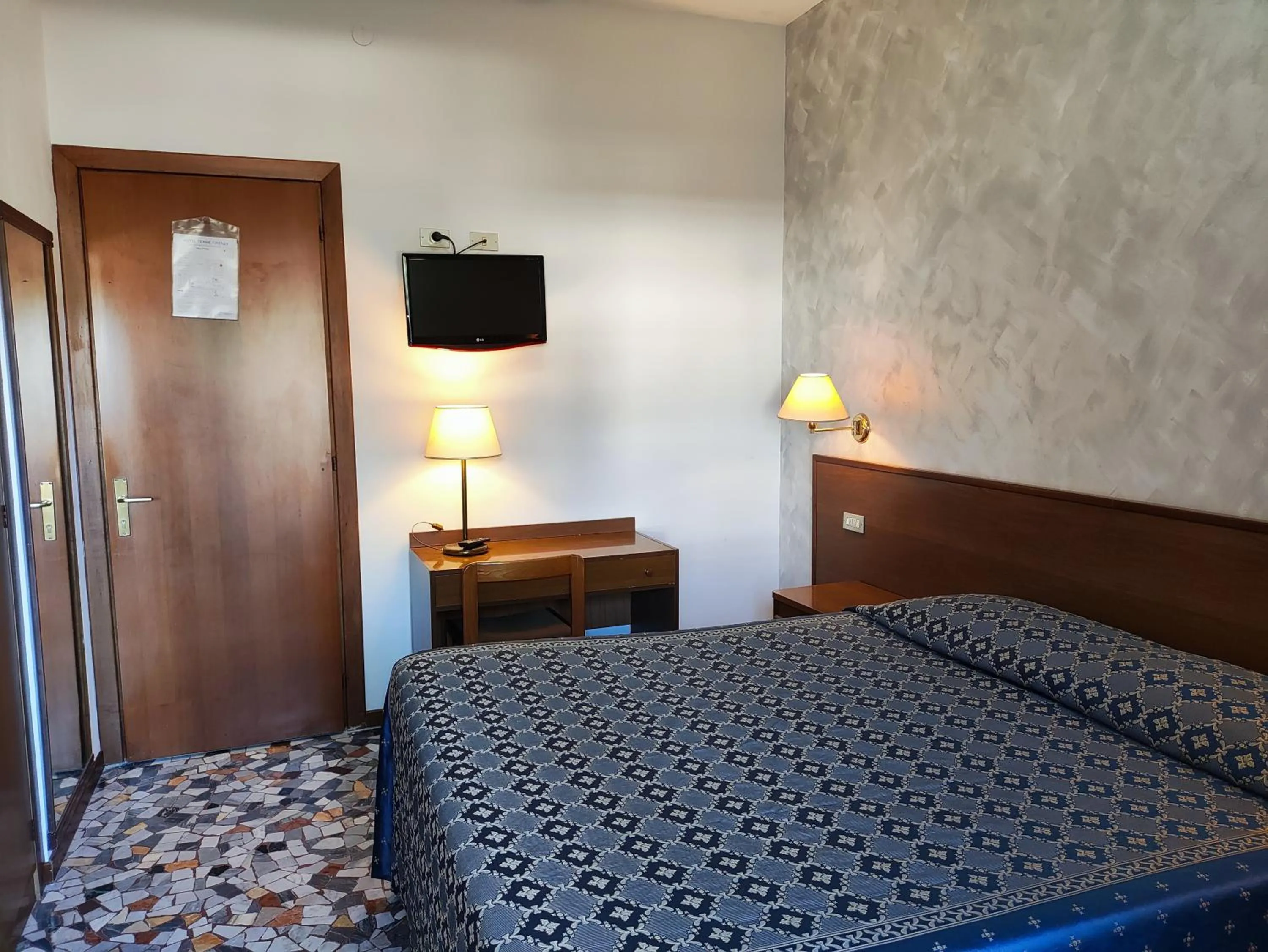 Bed in Hotel Firenze