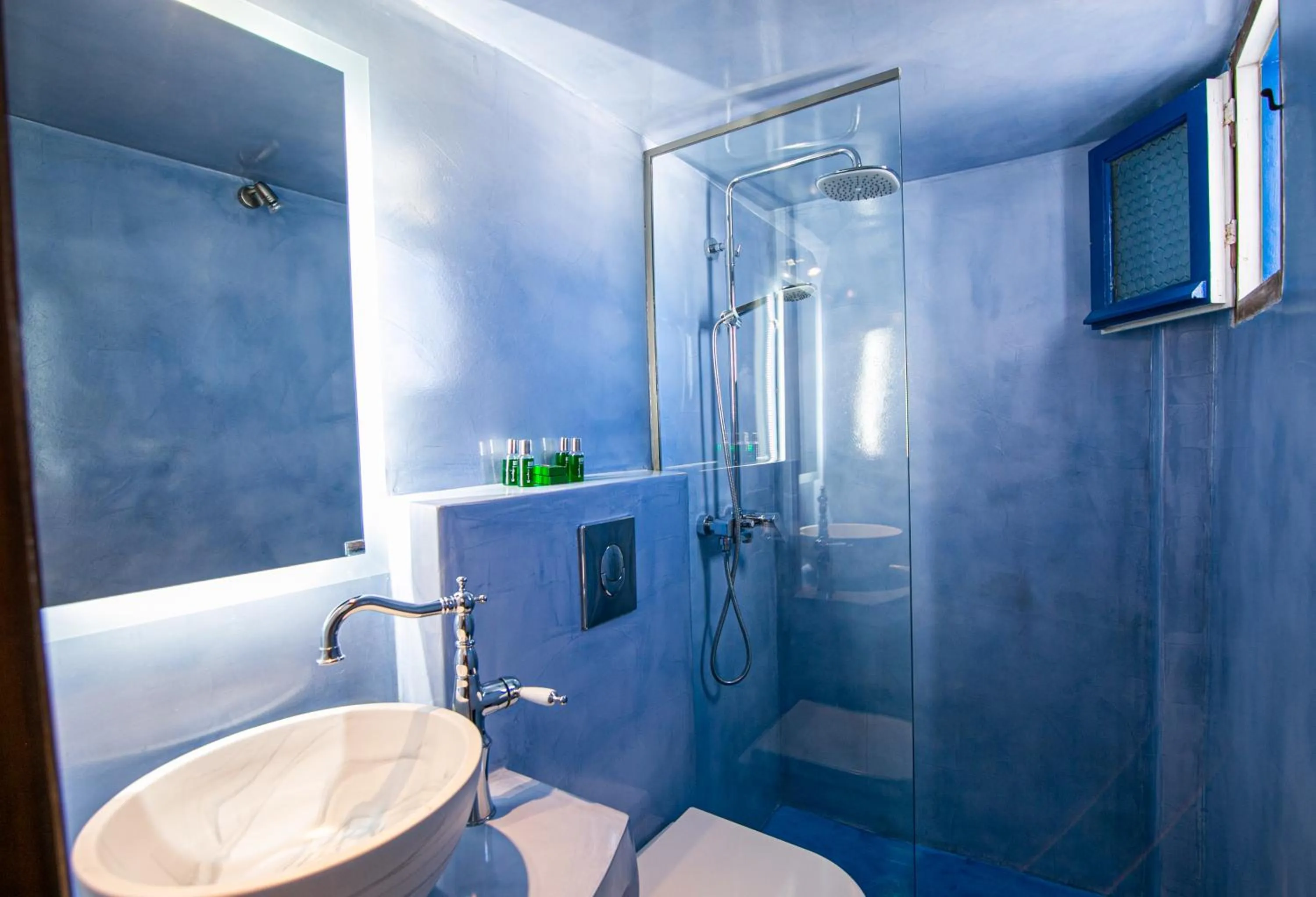 Hot Tub in Stelios Rooms