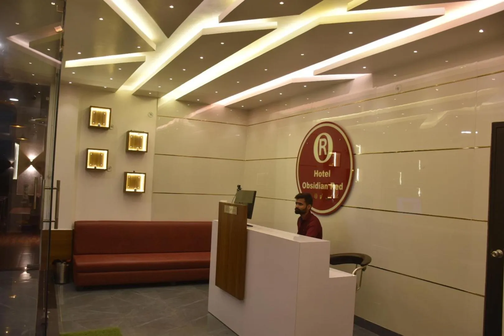 Seating area in Hotel Obsidian Red