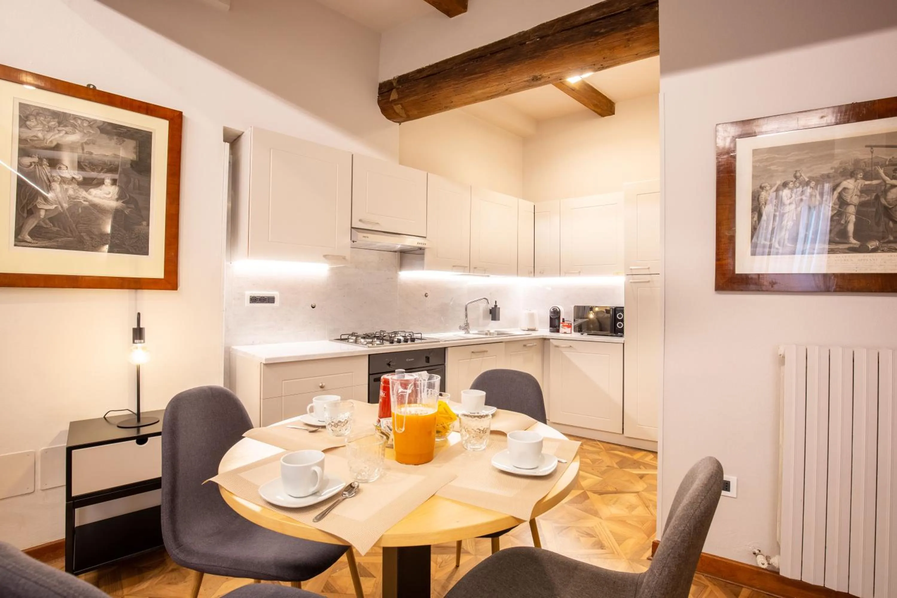 Kitchen or kitchenette in BolognaRoomscom - Falegnami Boutique