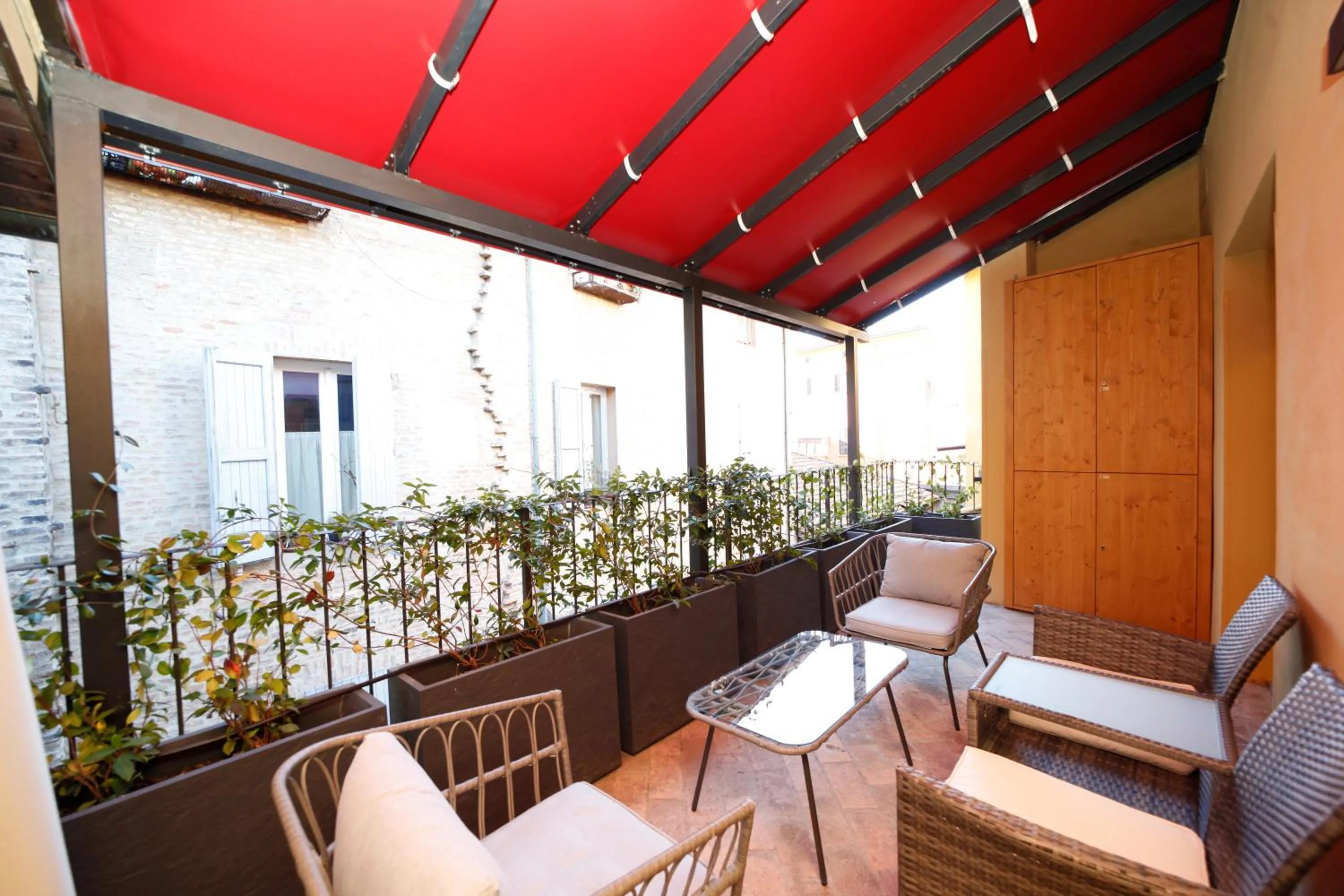 Balcony/Terrace in BolognaRoomscom - Falegnami Boutique