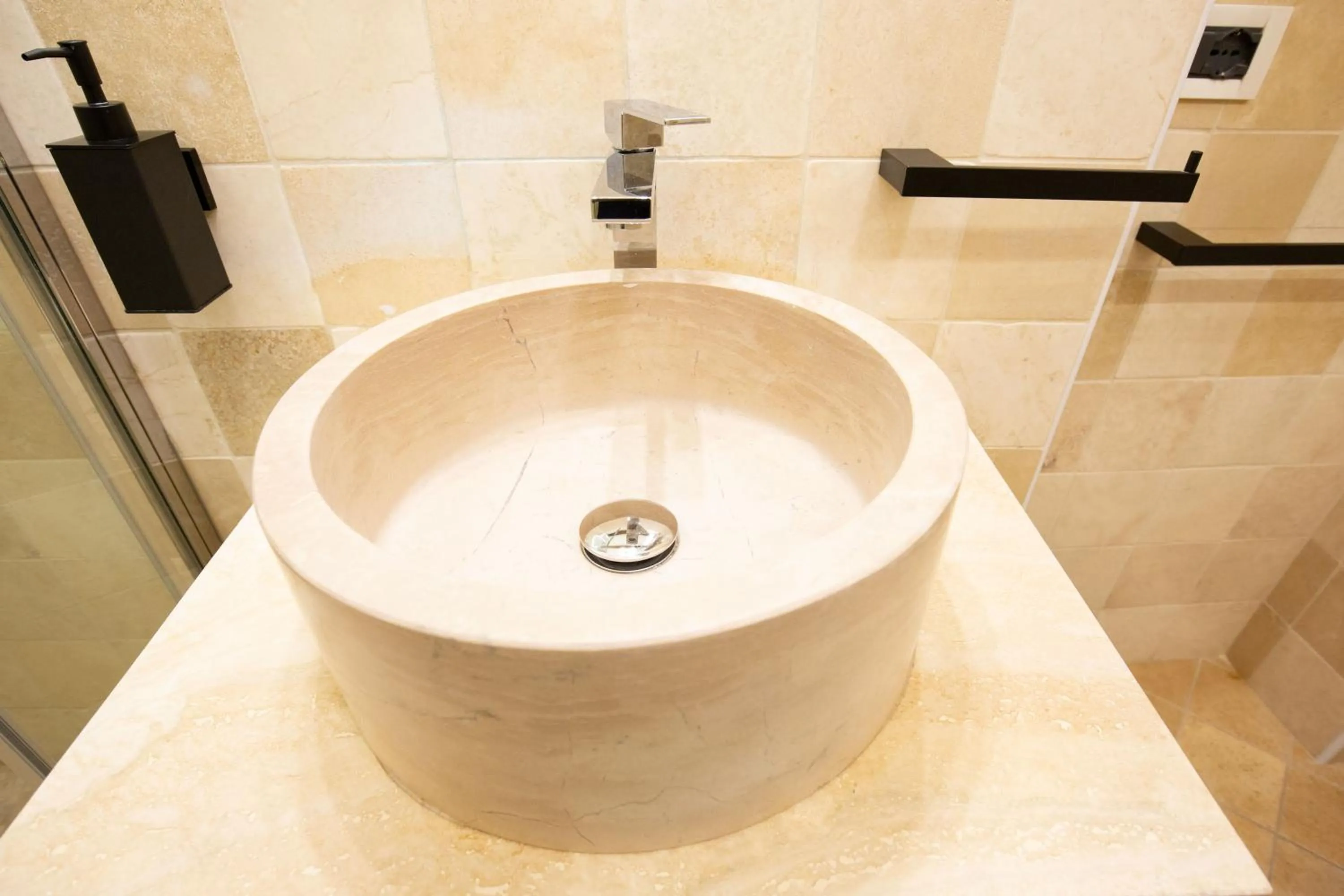 Bathroom in BolognaRoomscom - Falegnami Boutique