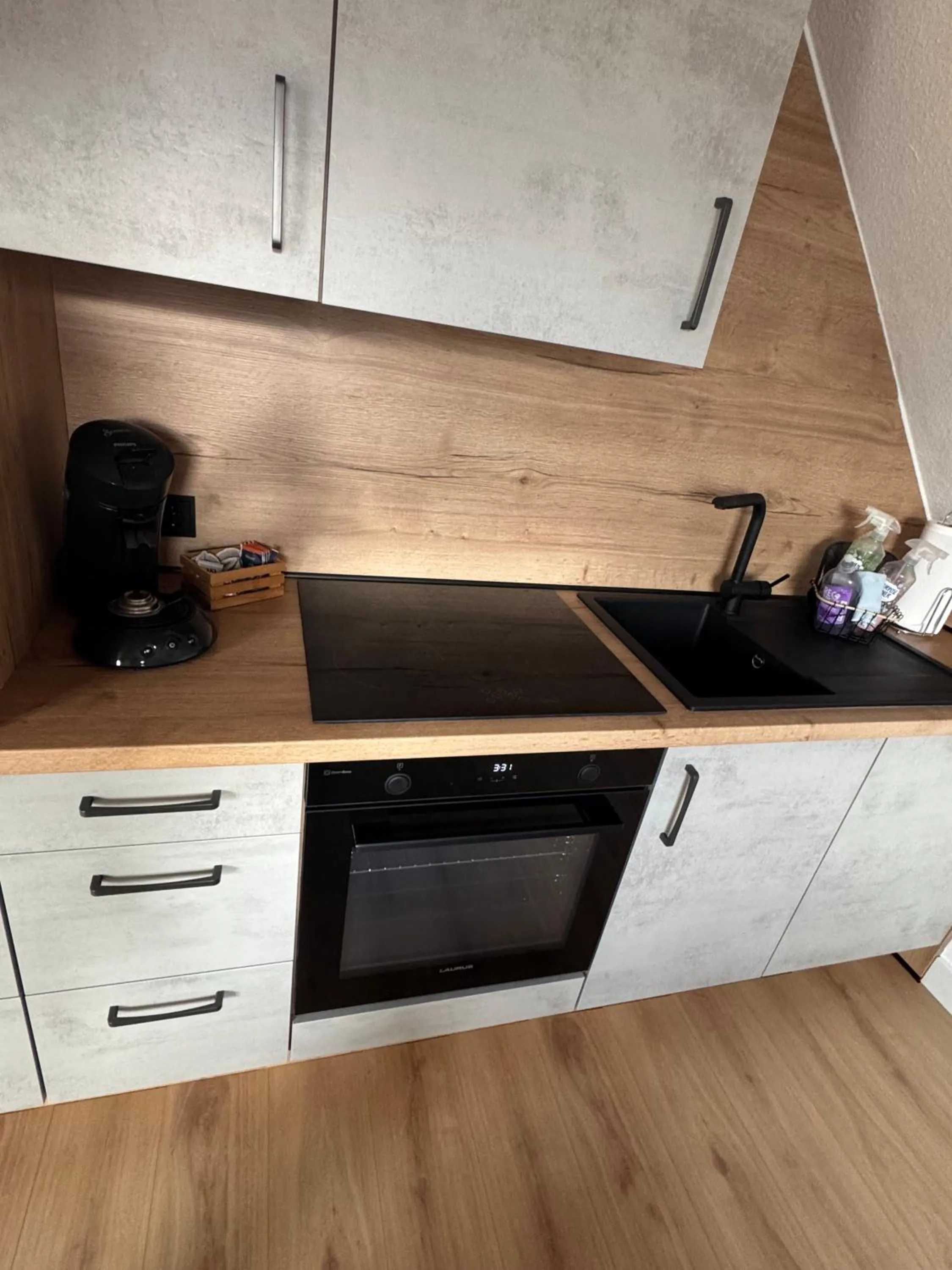 Kitchen or kitchenette in Pension und Apartment Landhaus Fricke