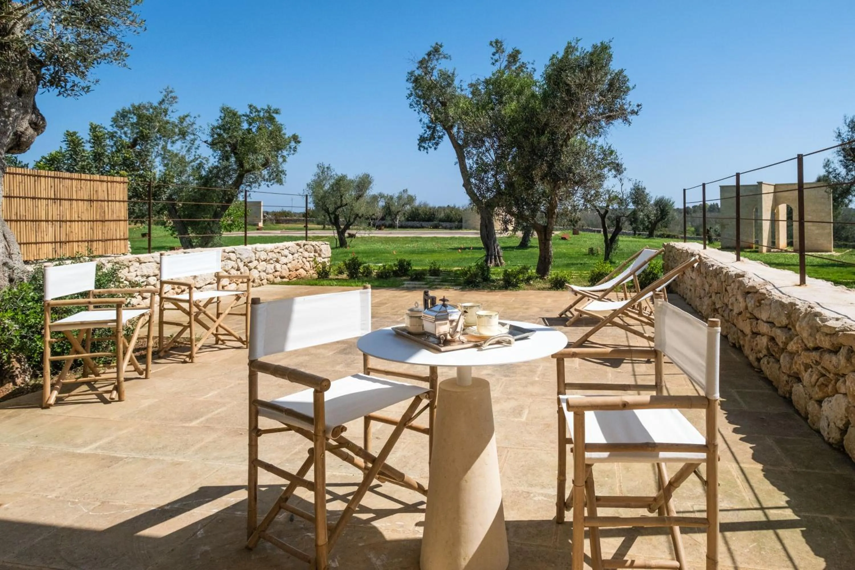 Patio in Secolario Masseria del Viverbene