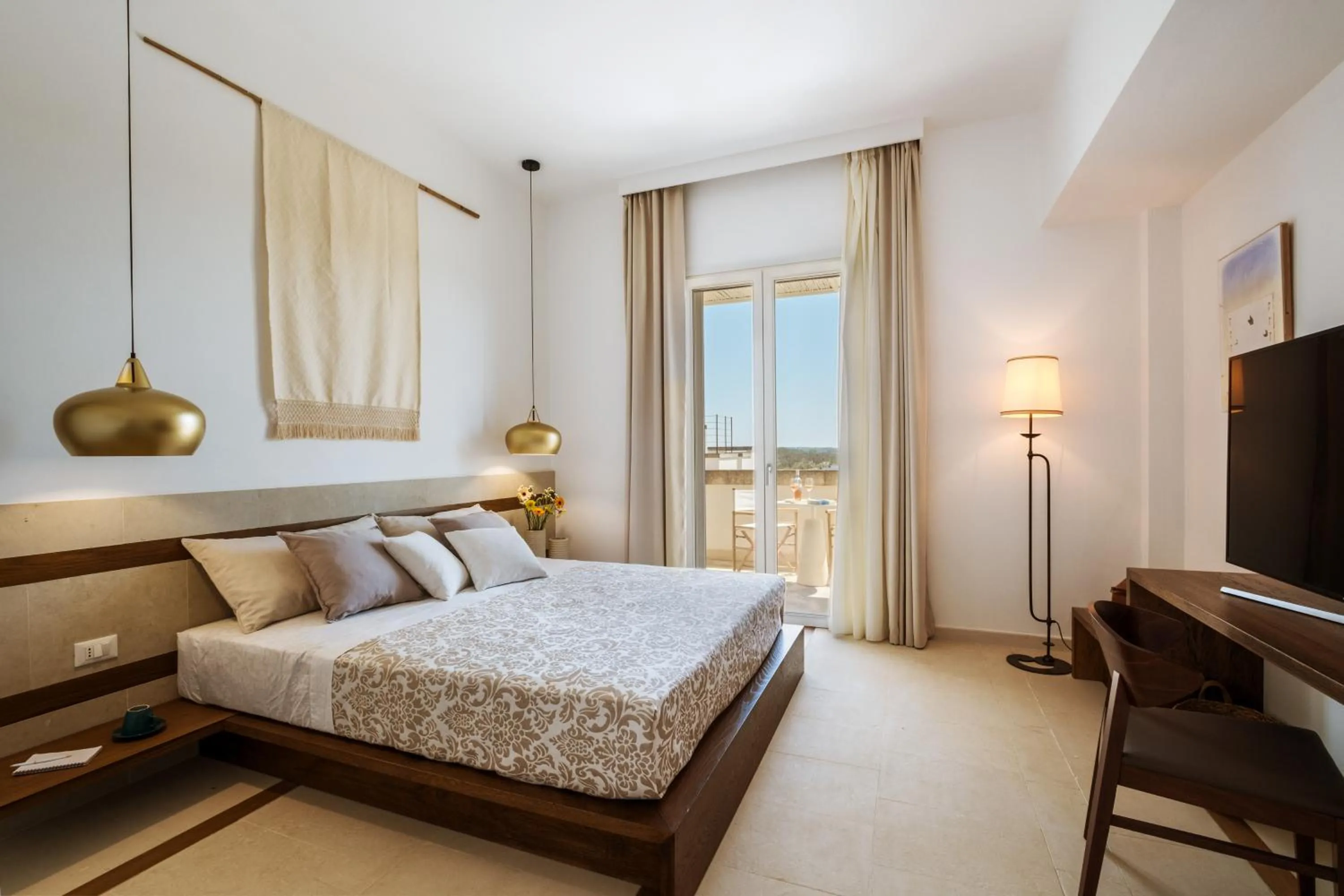 Bed in Secolario Masseria del Viverbene