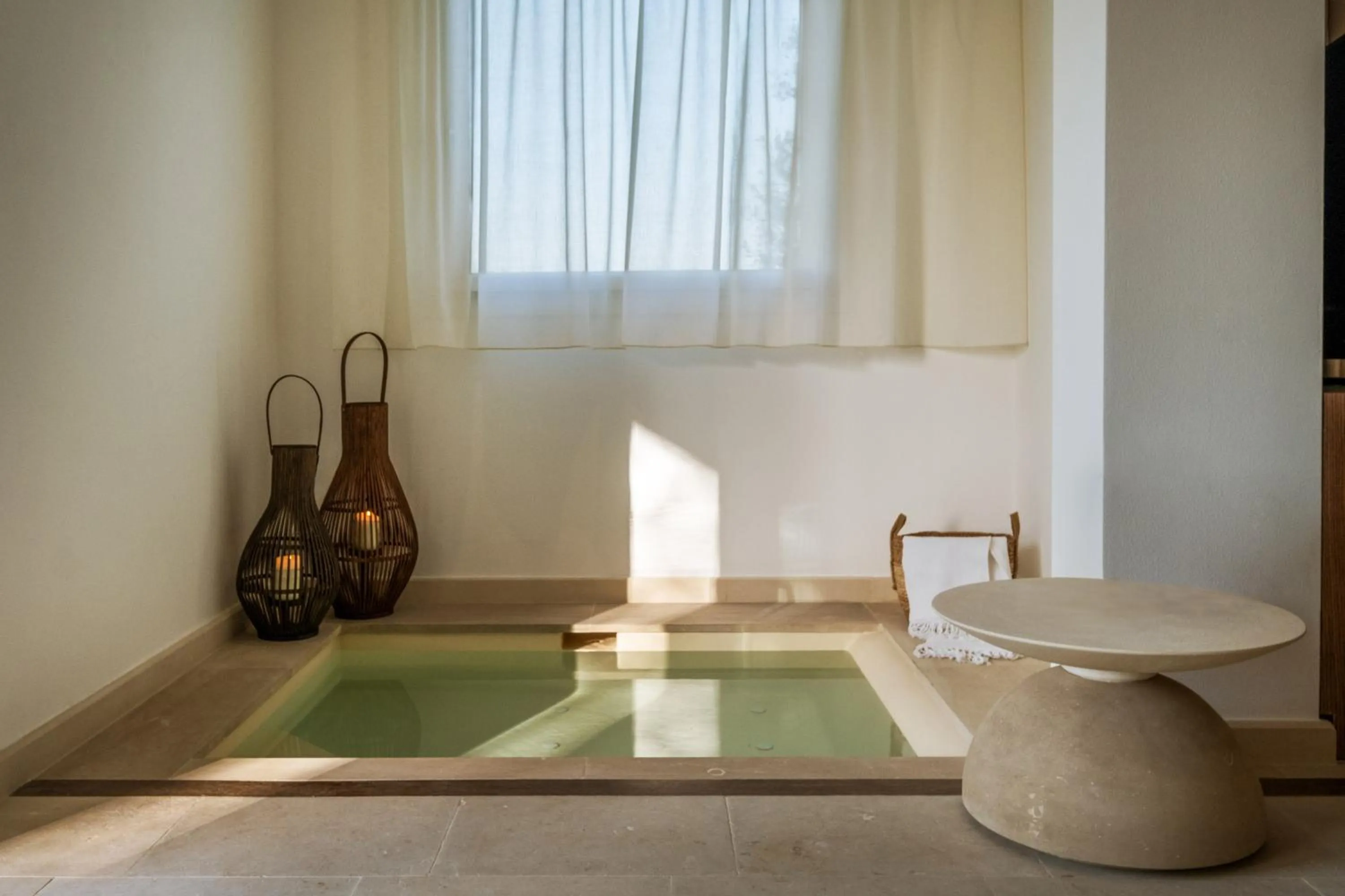 Hot Tub in Secolario Masseria del Viverbene